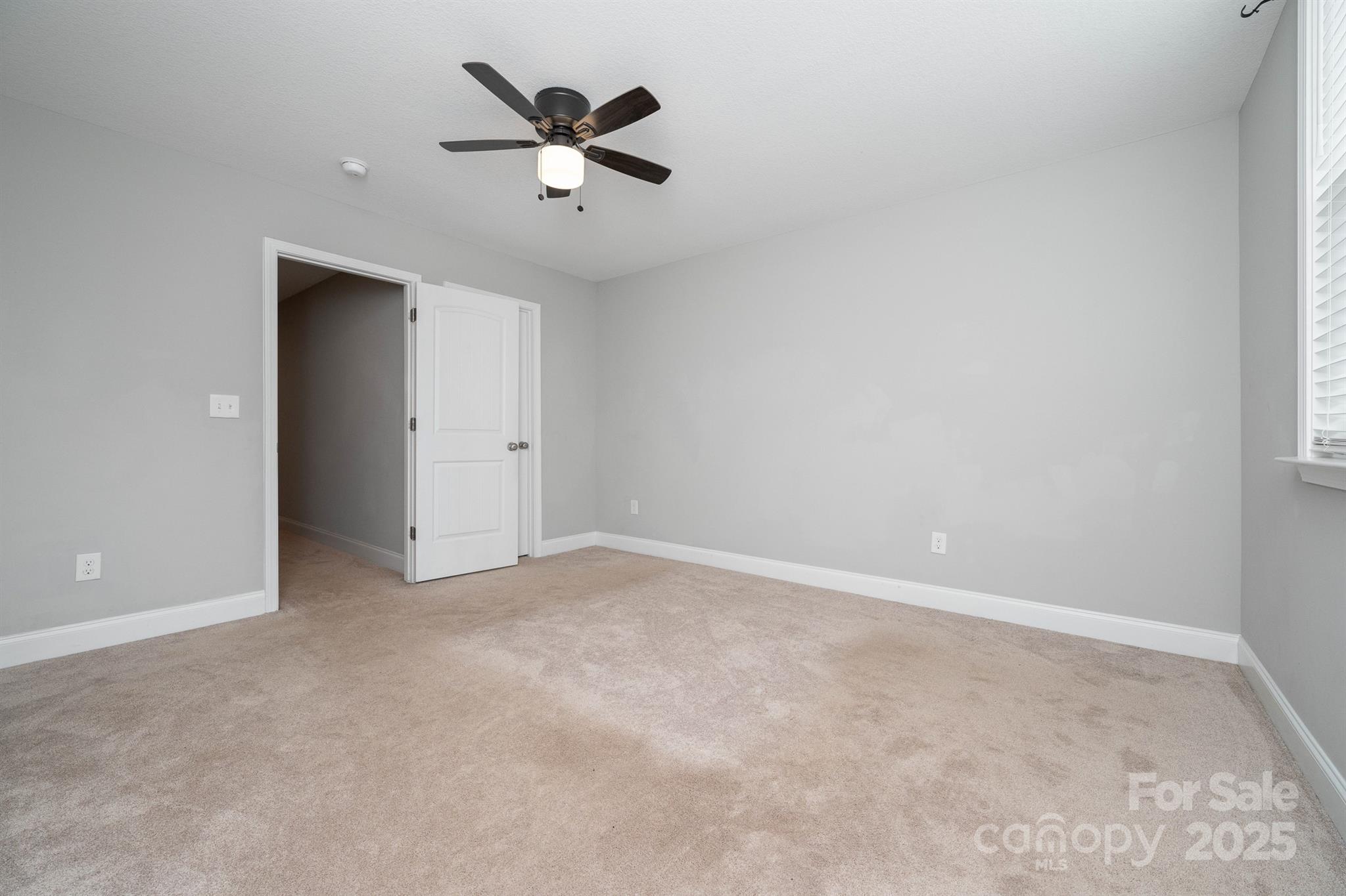 100 Holly Drive Property Photo 33
