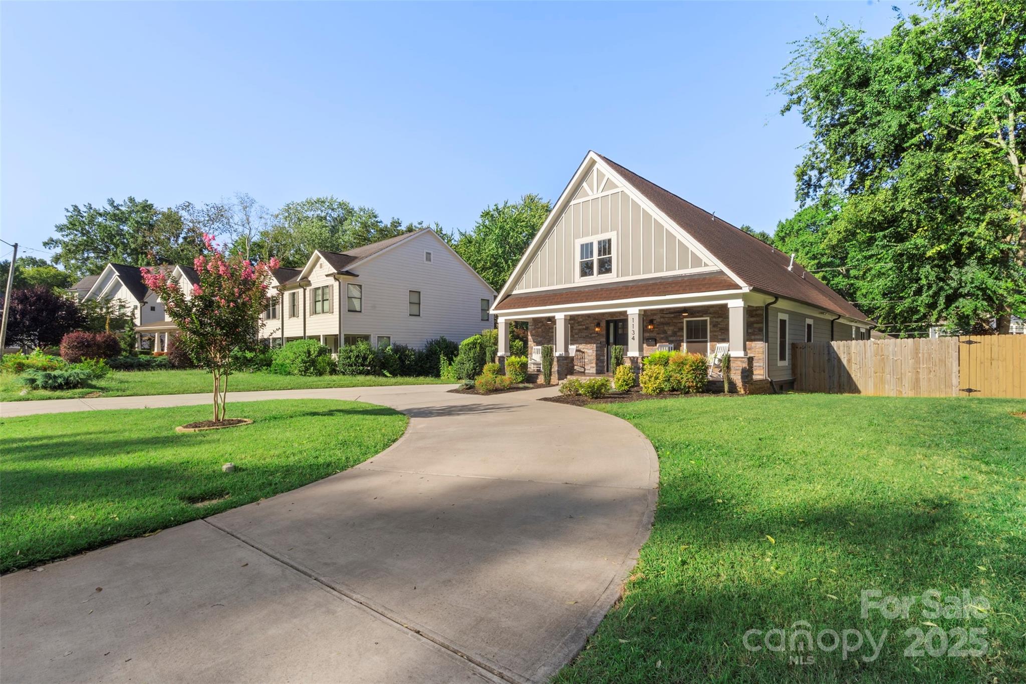 1134 Woodside Avenue Property Photo 3