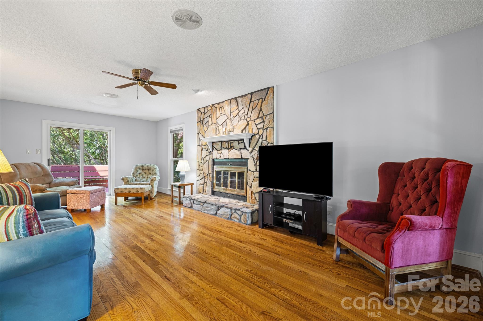 25011 Club View Drive Property Photo 7