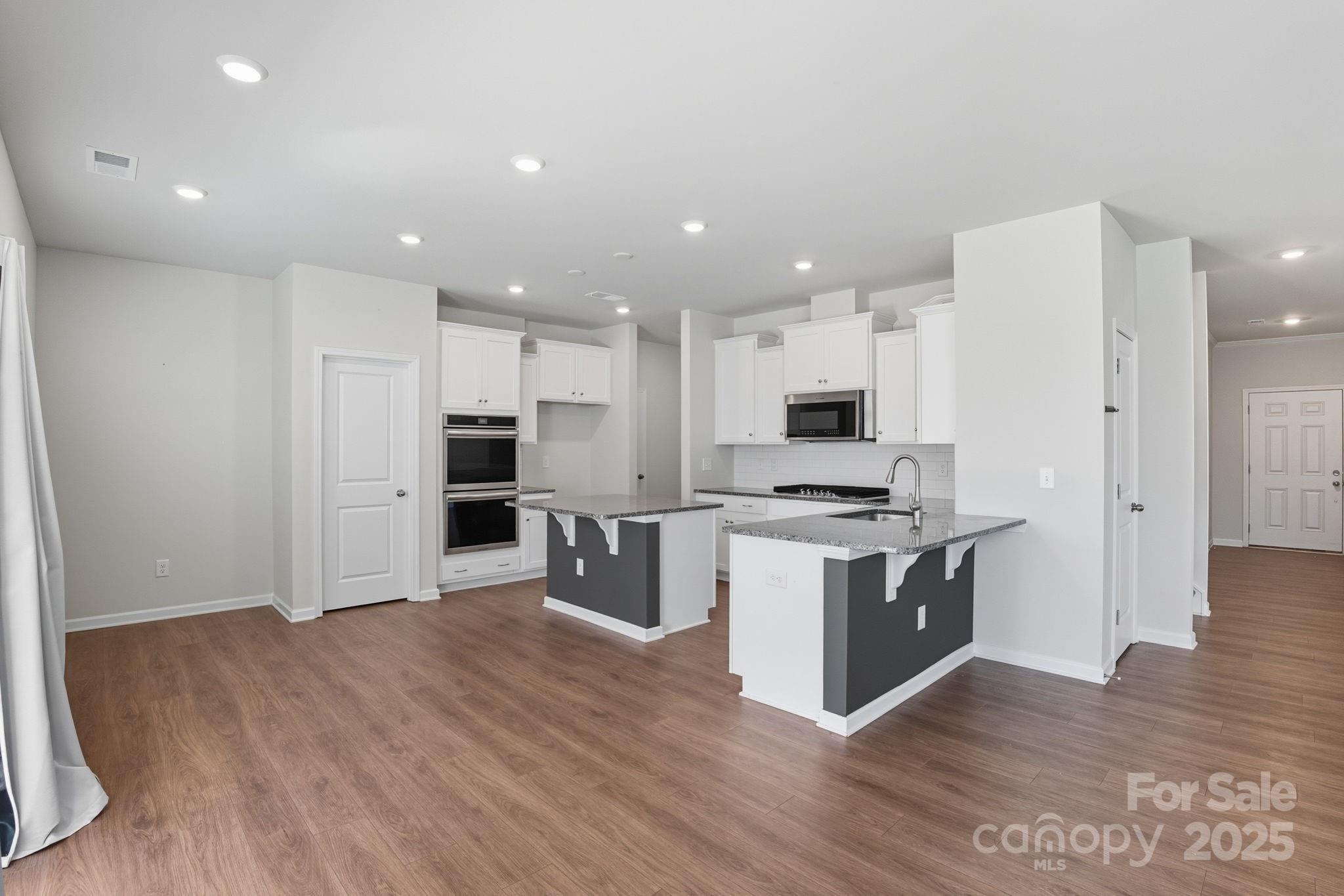 5580 Soft Shell Drive Property Photo 13