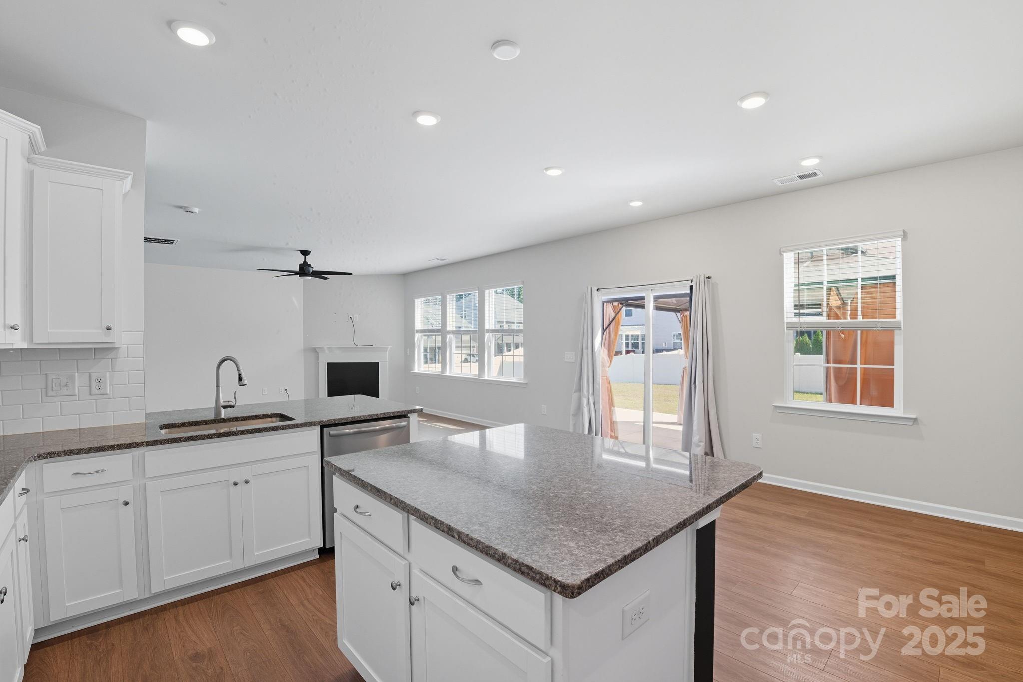 5580 Soft Shell Drive Property Photo 15