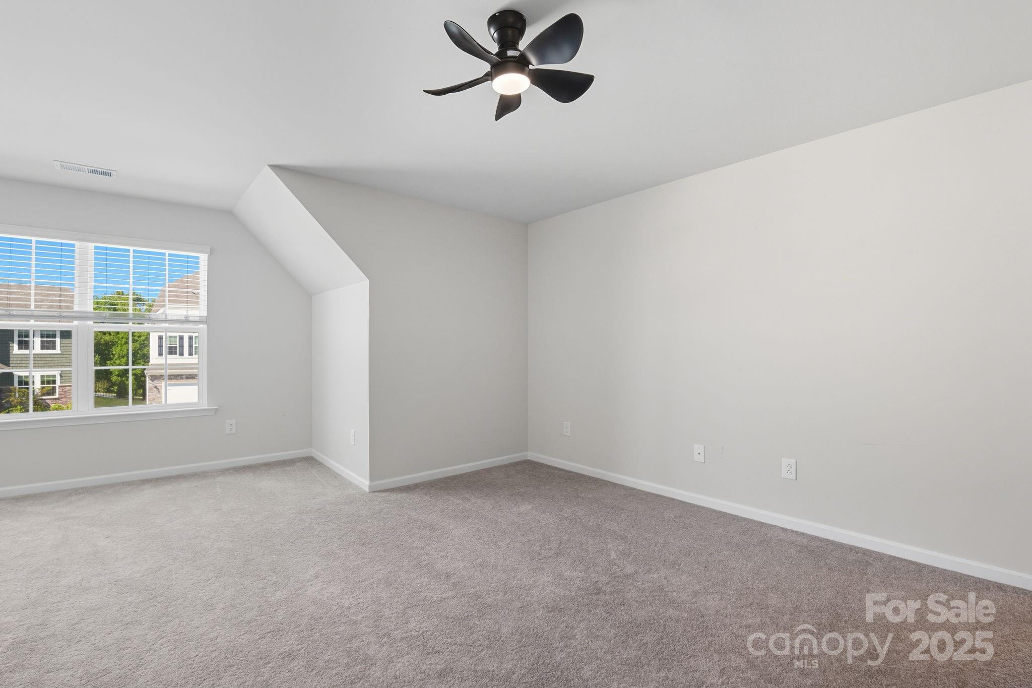 5580 Soft Shell Drive Property Photo 17
