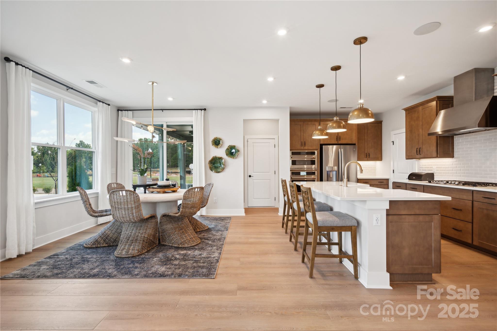 75 Seven Oaks Landing Property Photo 4