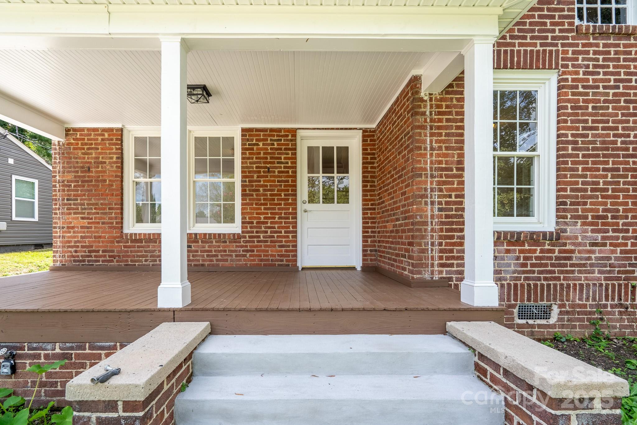 1410 Lineberger Avenue 19 Property Photo 2