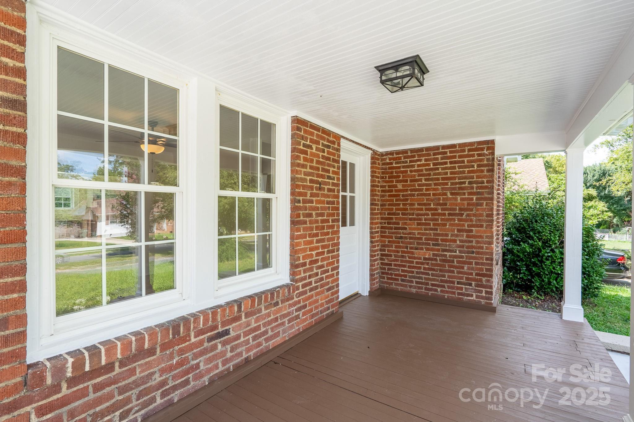 1410 Lineberger Avenue 19 Property Photo 3