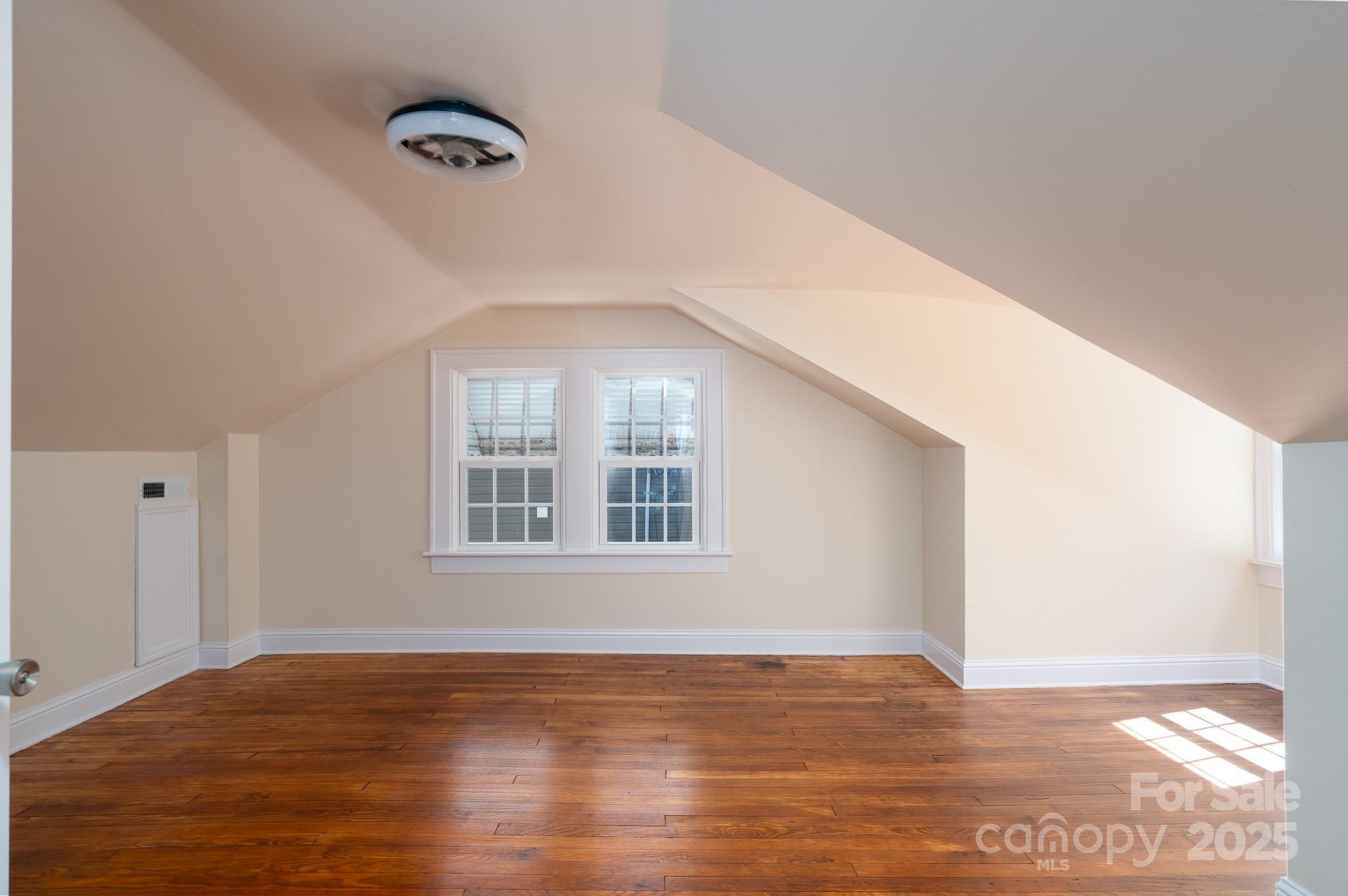 1410 Lineberger Avenue 19 Property Photo 12