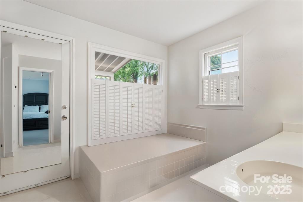 2308 Blair House Court Property Photo 8