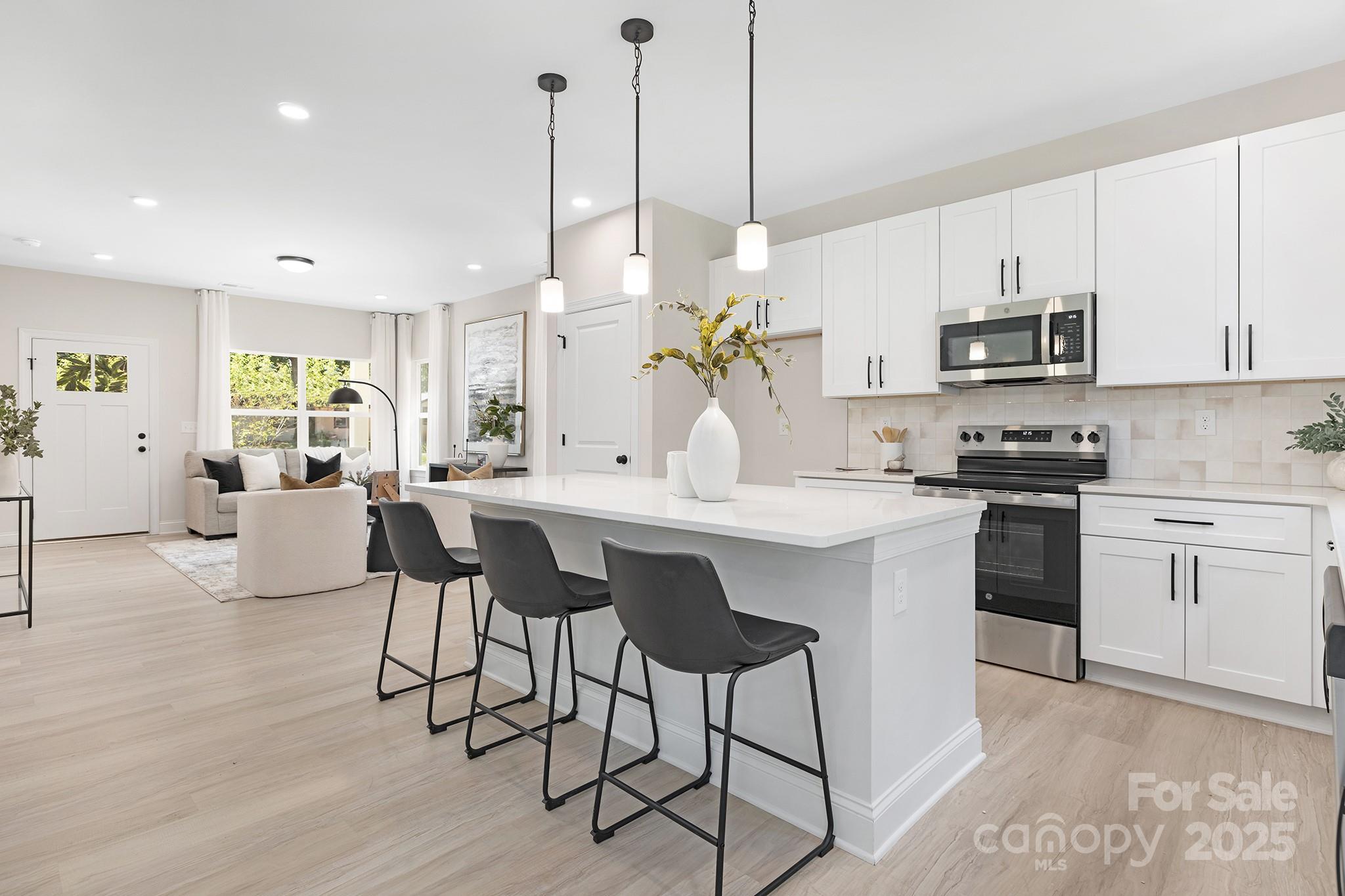 4015 Oakdale Road Property Photo 1