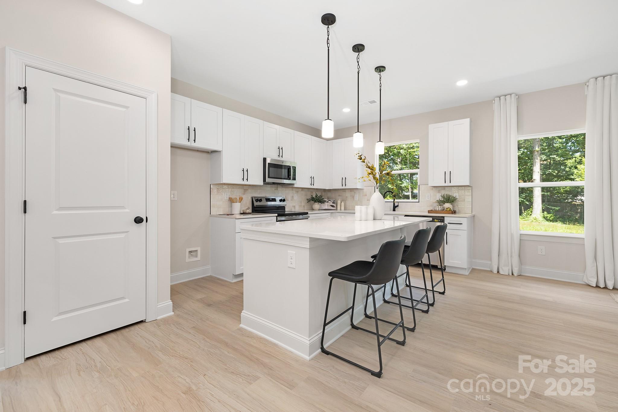 4015 Oakdale Road Property Photo 5