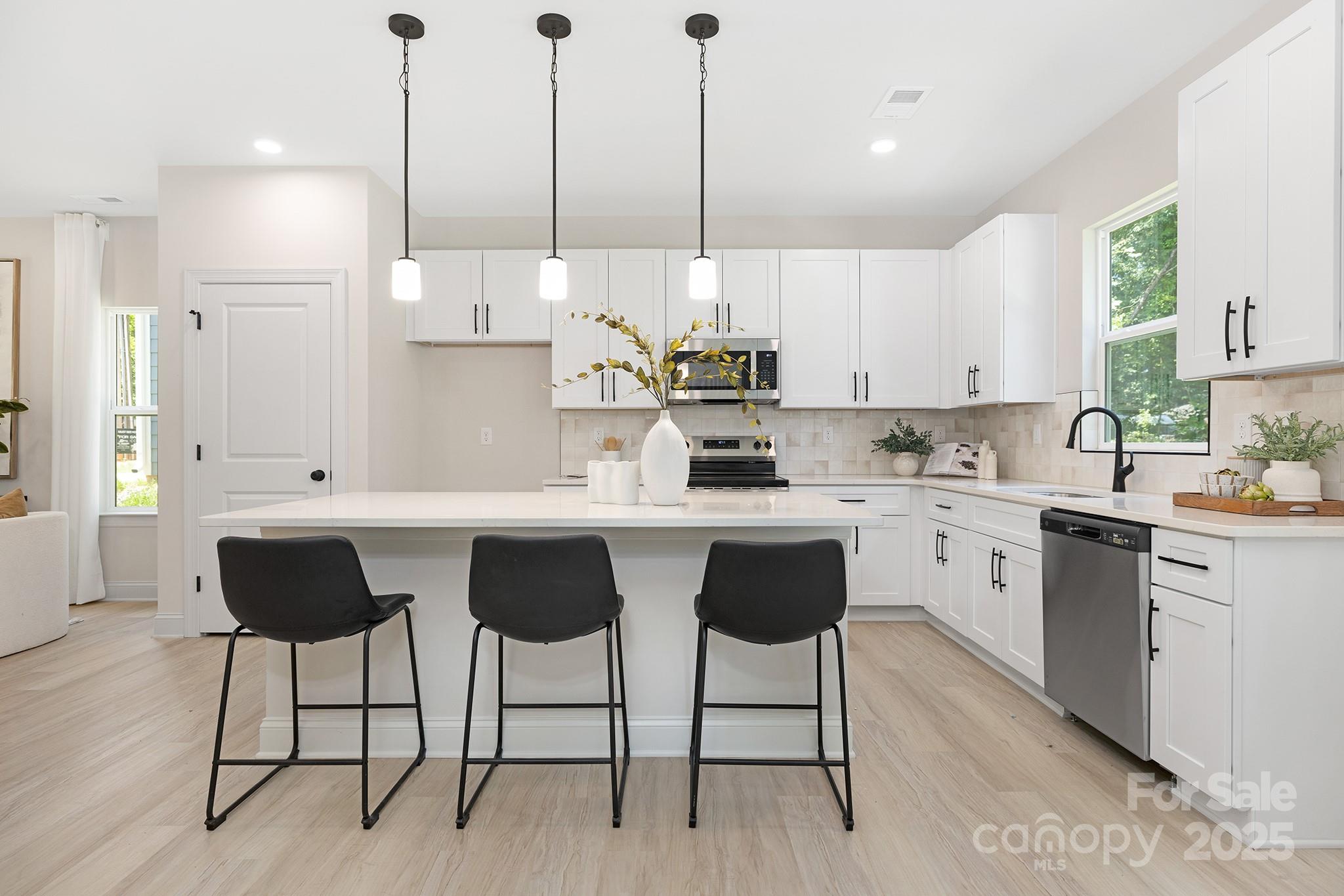 4015 Oakdale Road Property Photo 7