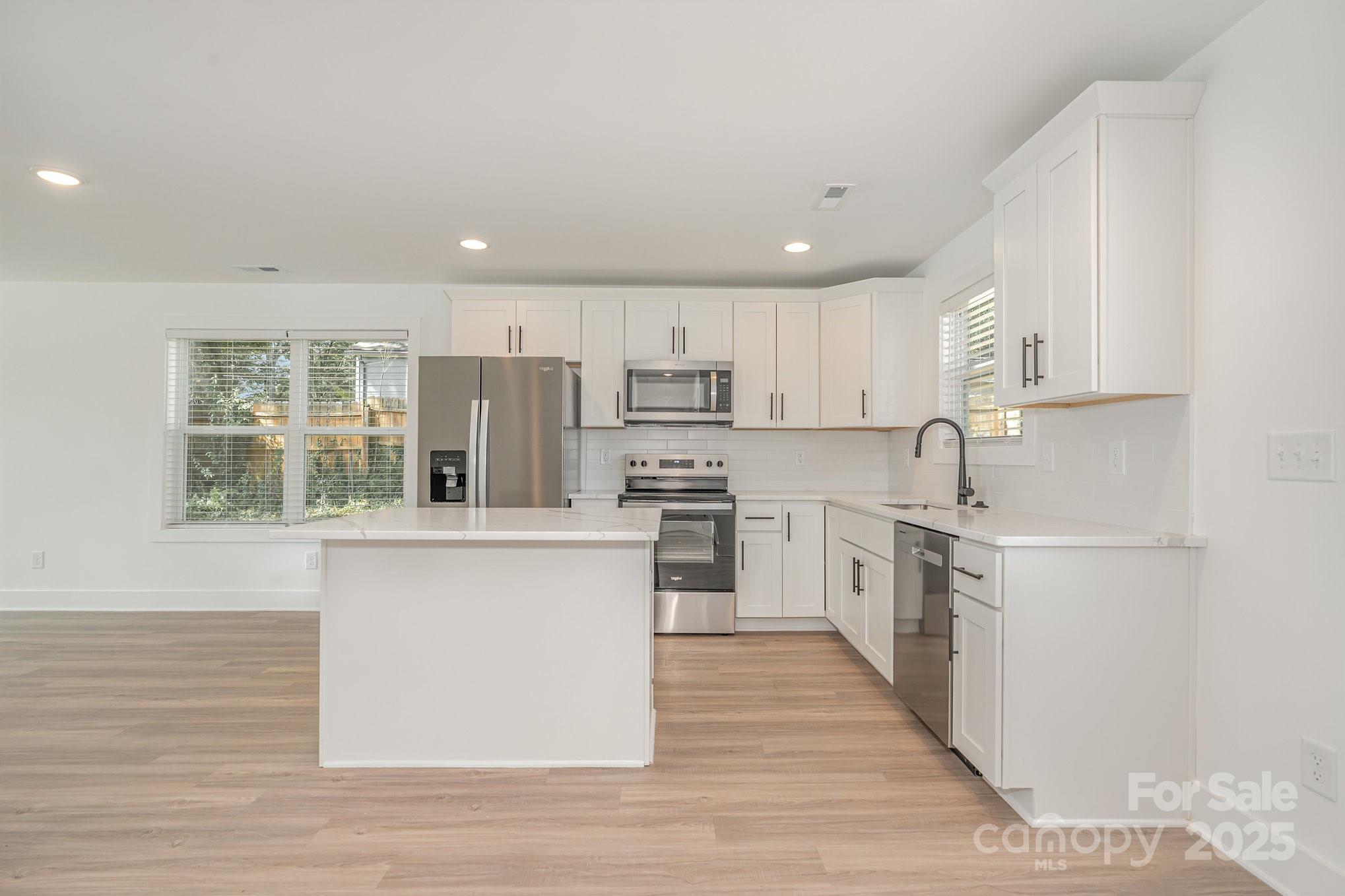 530 Oakhurst Avenue Property Photo 5