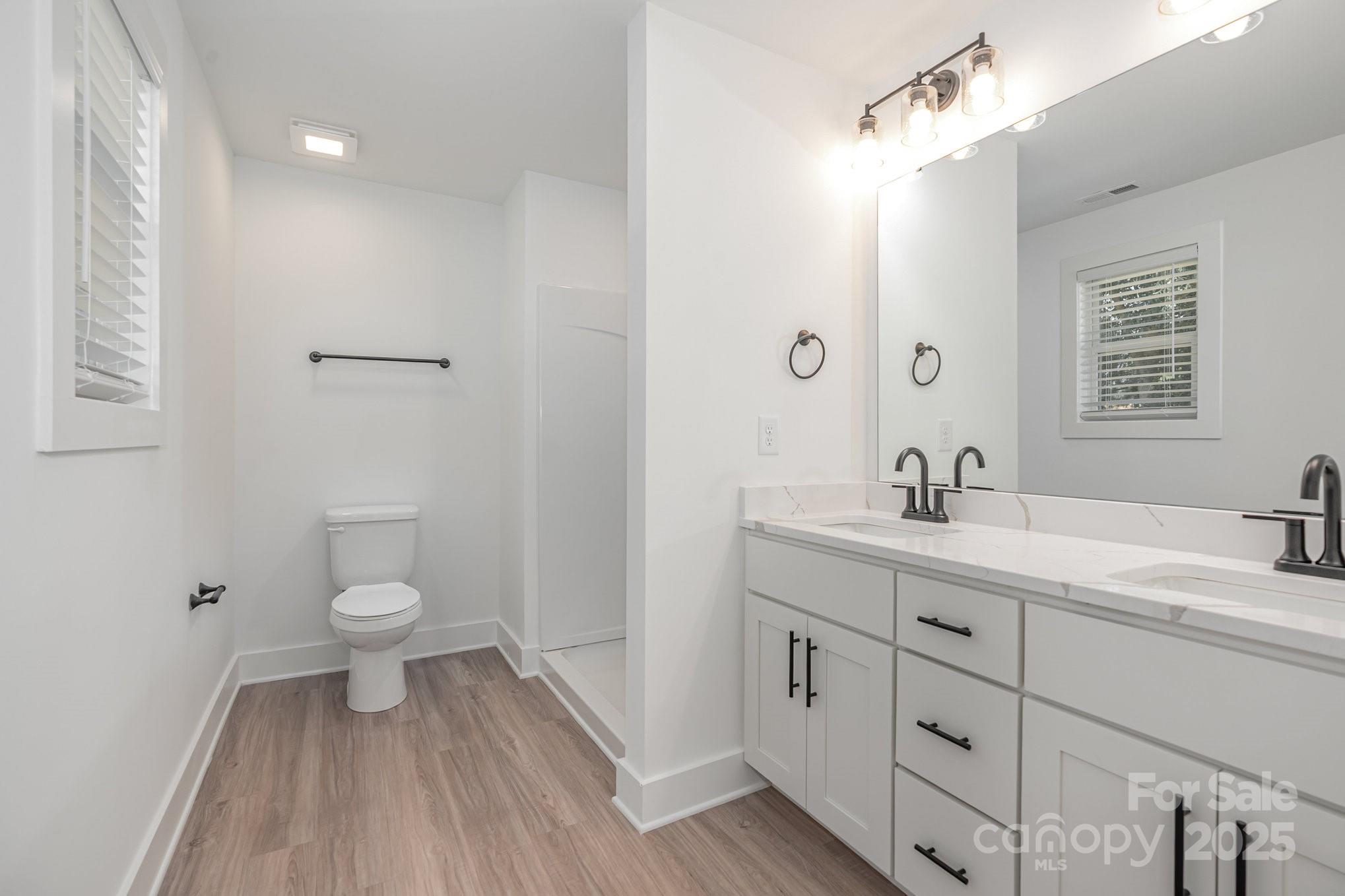 530 Oakhurst Avenue Property Photo 8