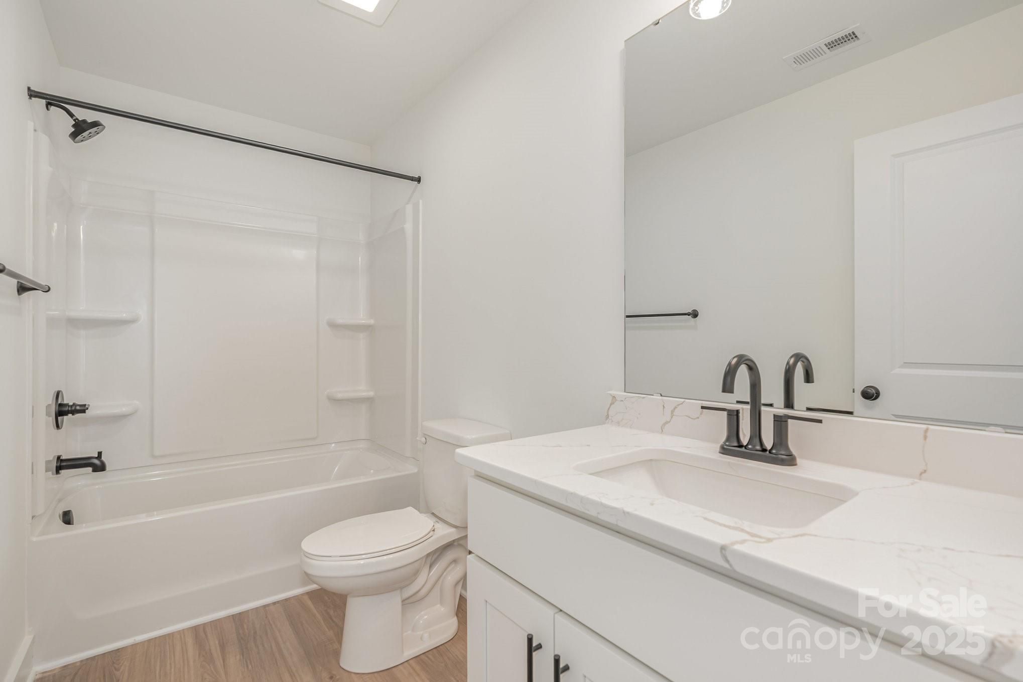 530 Oakhurst Avenue Property Photo 11