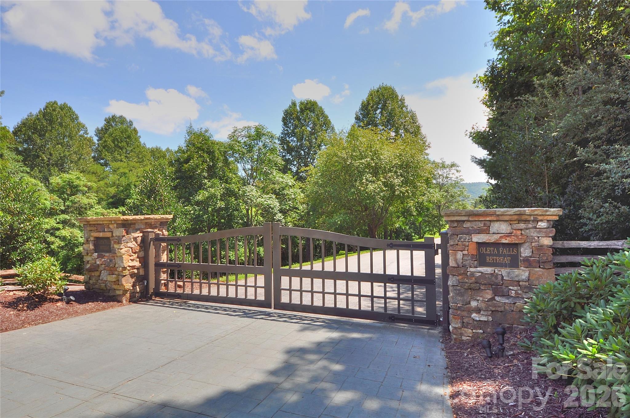 110 Stone Valley Way 20 Property Photo 3