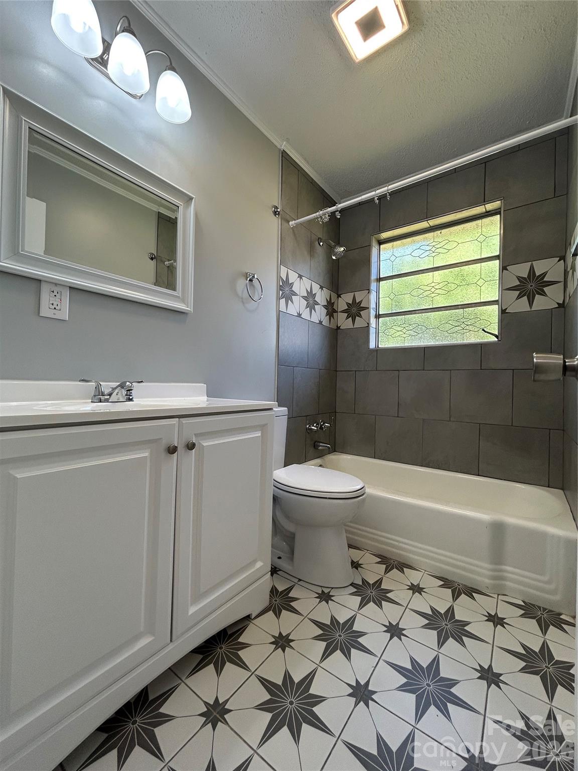 2218 W 5th Avenue Property Photo 14