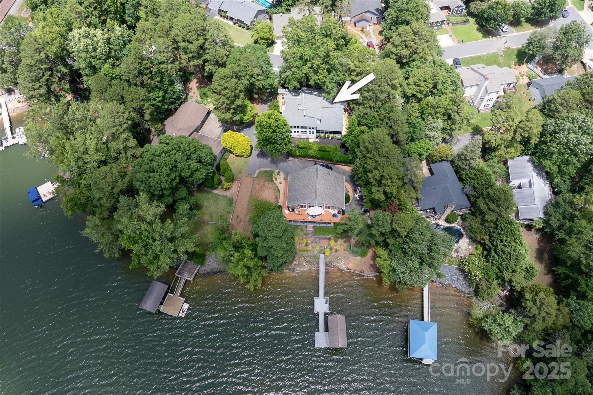 1096 Palmyra Drive Property Photo 5