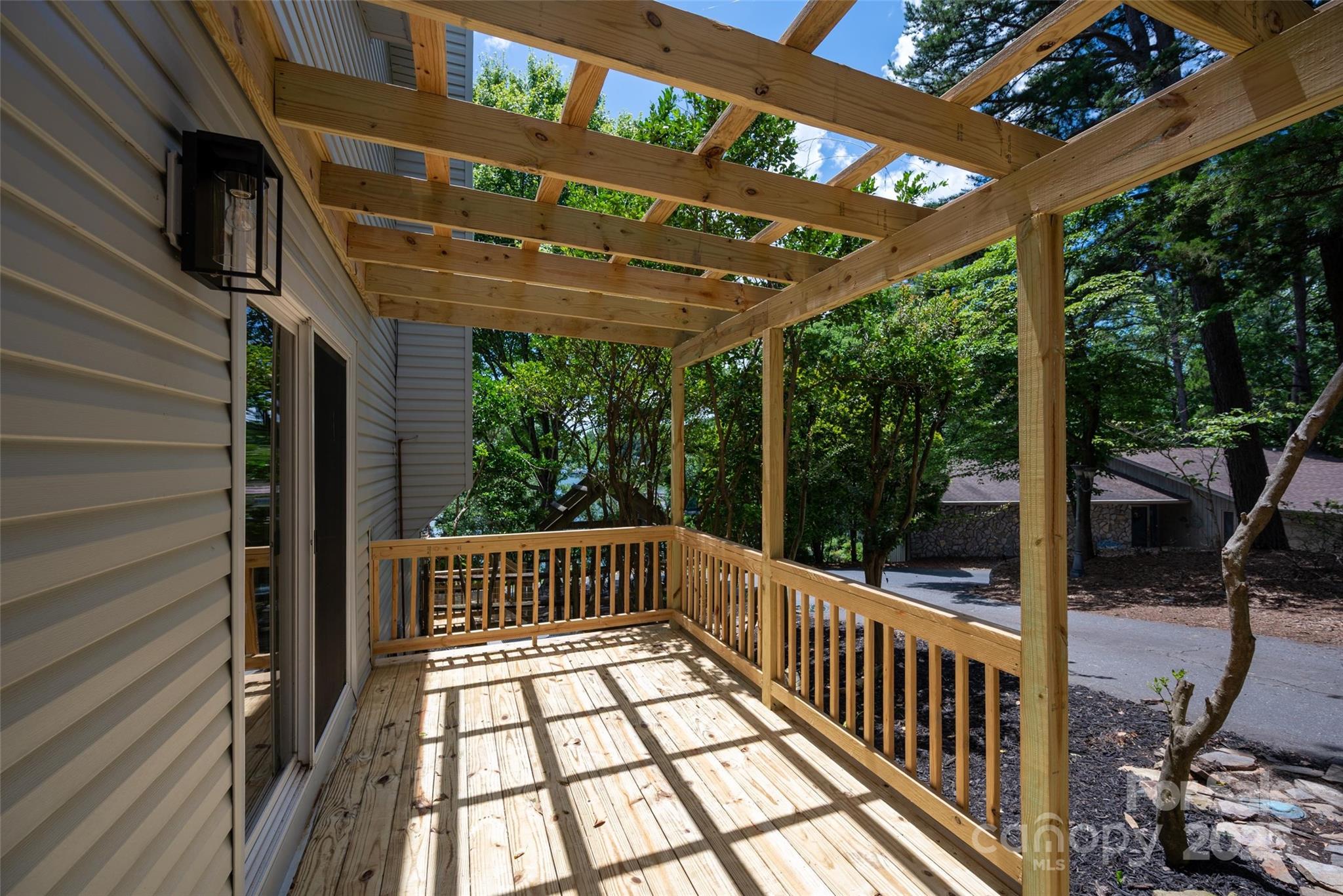 1096 Palmyra Drive Property Photo 12