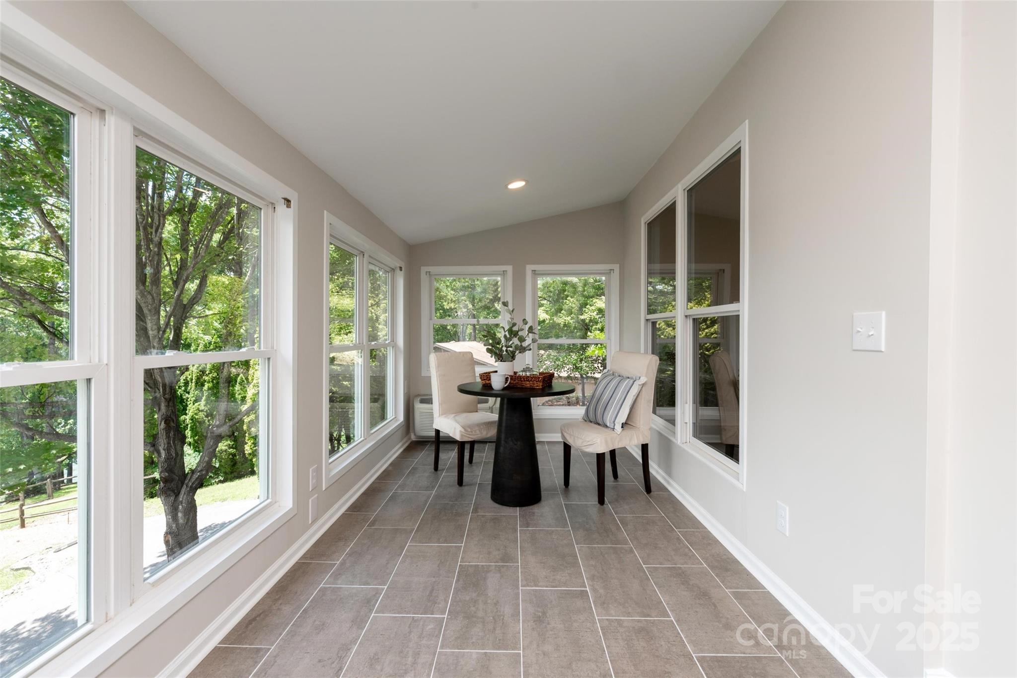 1096 Palmyra Drive Property Photo 23