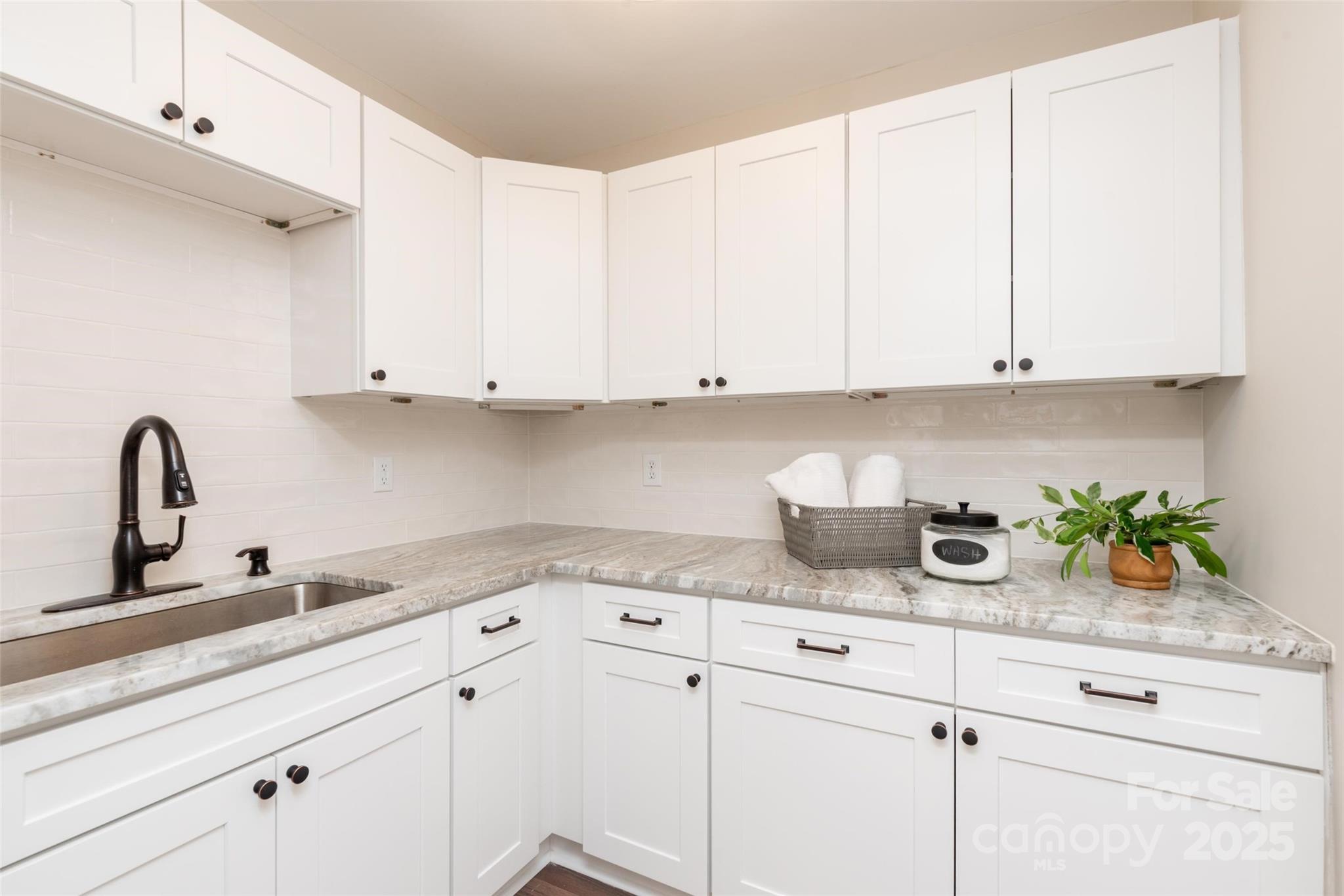 1096 Palmyra Drive Property Photo 28