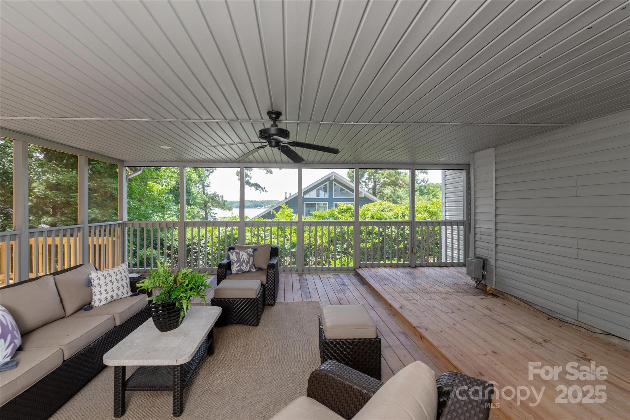 1096 Palmyra Drive Property Photo 32