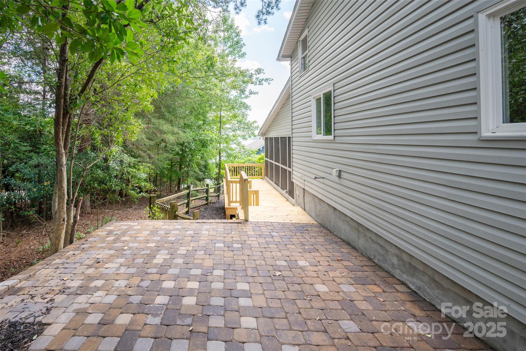 1096 Palmyra Drive Property Photo 34