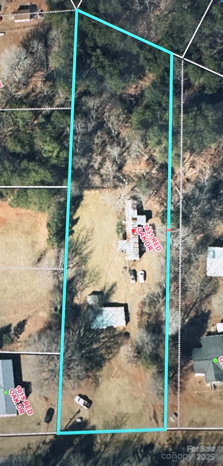 1031 Red Oak Drive Property Photo 2