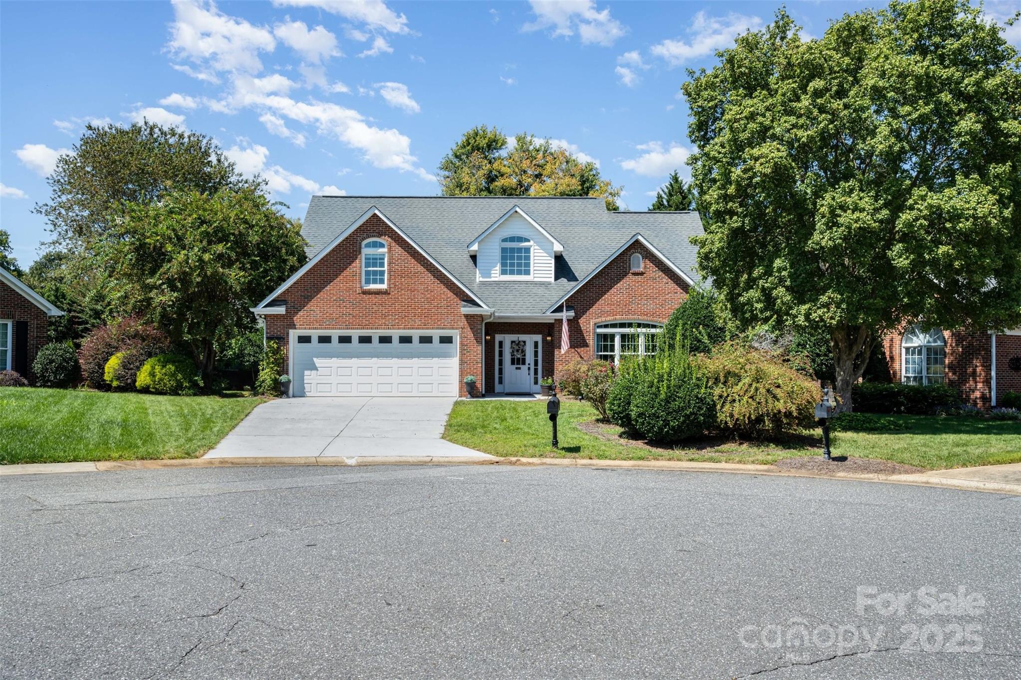 2005 Pinefield Court Property Photo 1