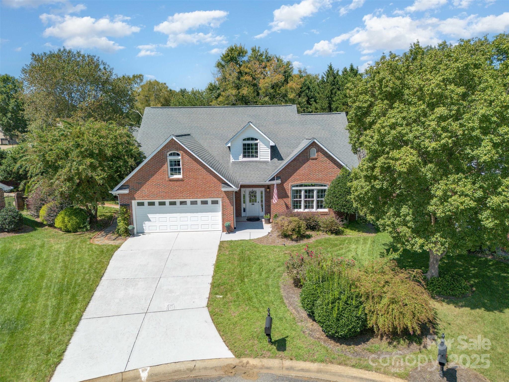 2005 Pinefield Court Property Photo 2