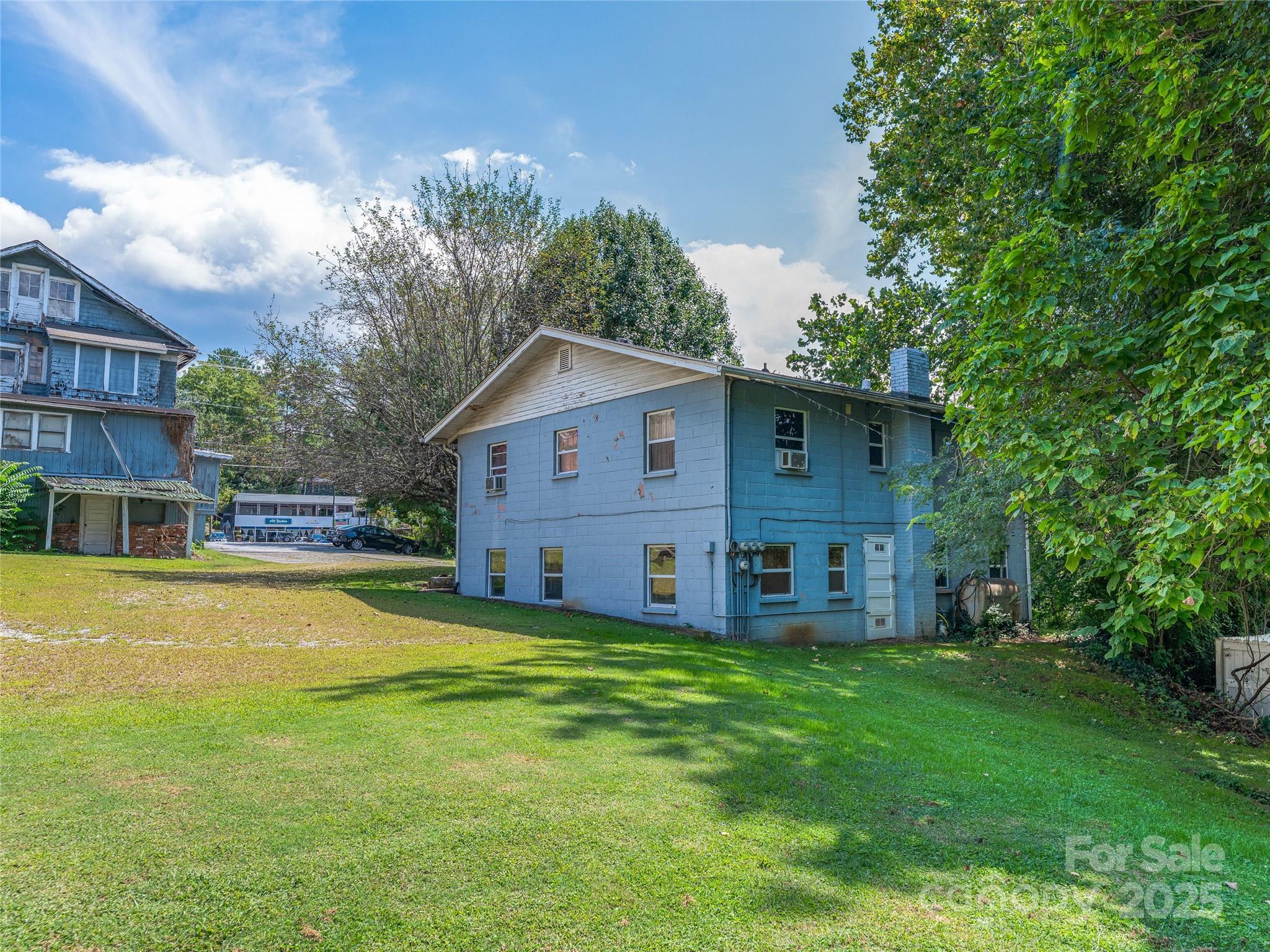 210, 212 & 230 Merrimon Avenue Property Photo 21