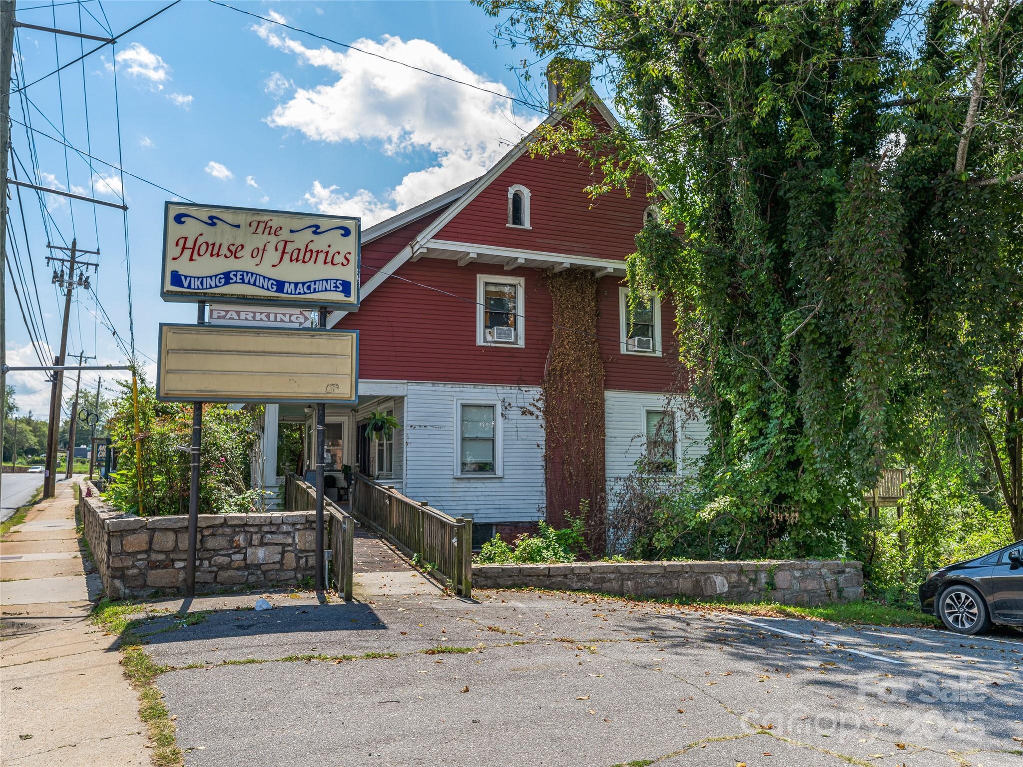 210, 212 & 230 Merrimon Avenue Property Photo 27