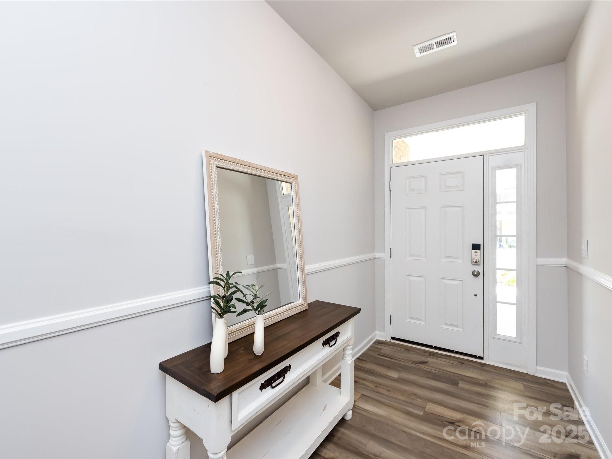 5010 Kinsbridge Drive Property Photo 6