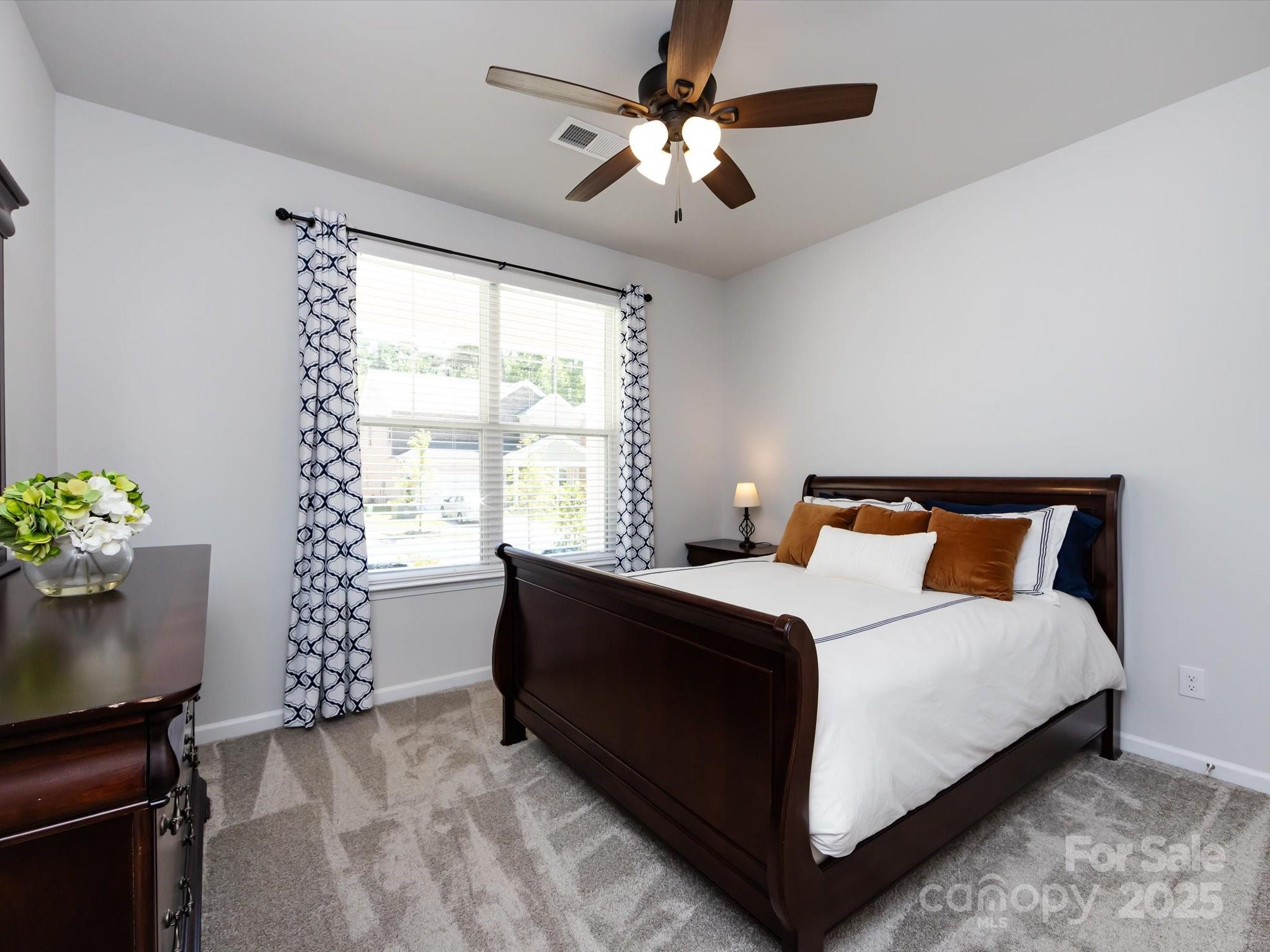 5010 Kinsbridge Drive Property Photo 8