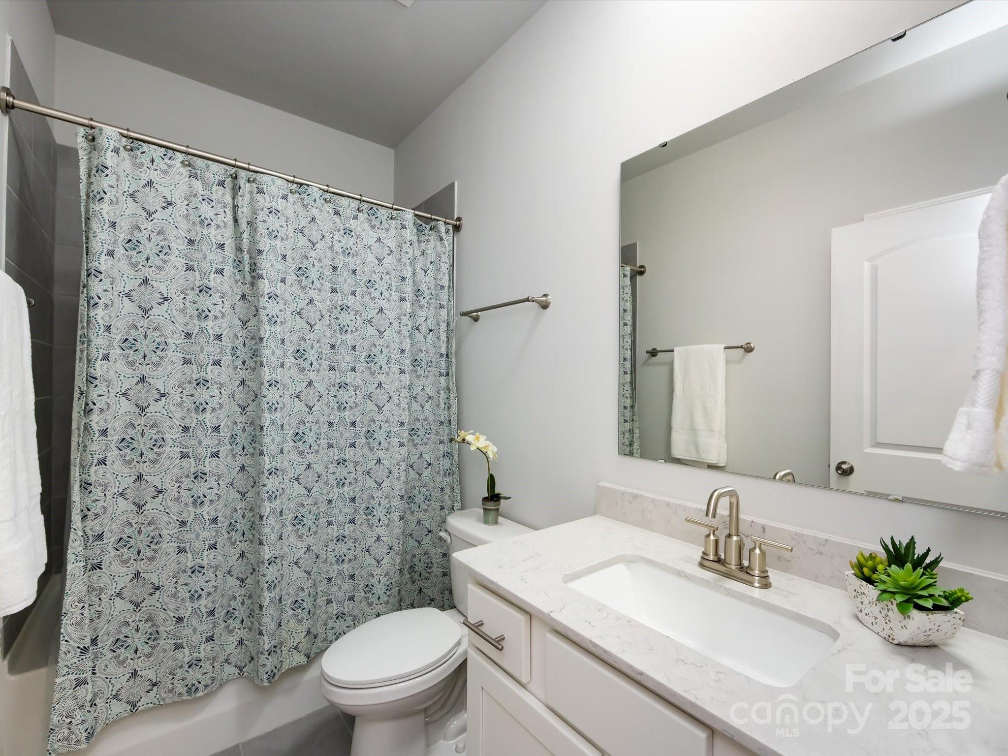 5010 Kinsbridge Drive Property Photo 10