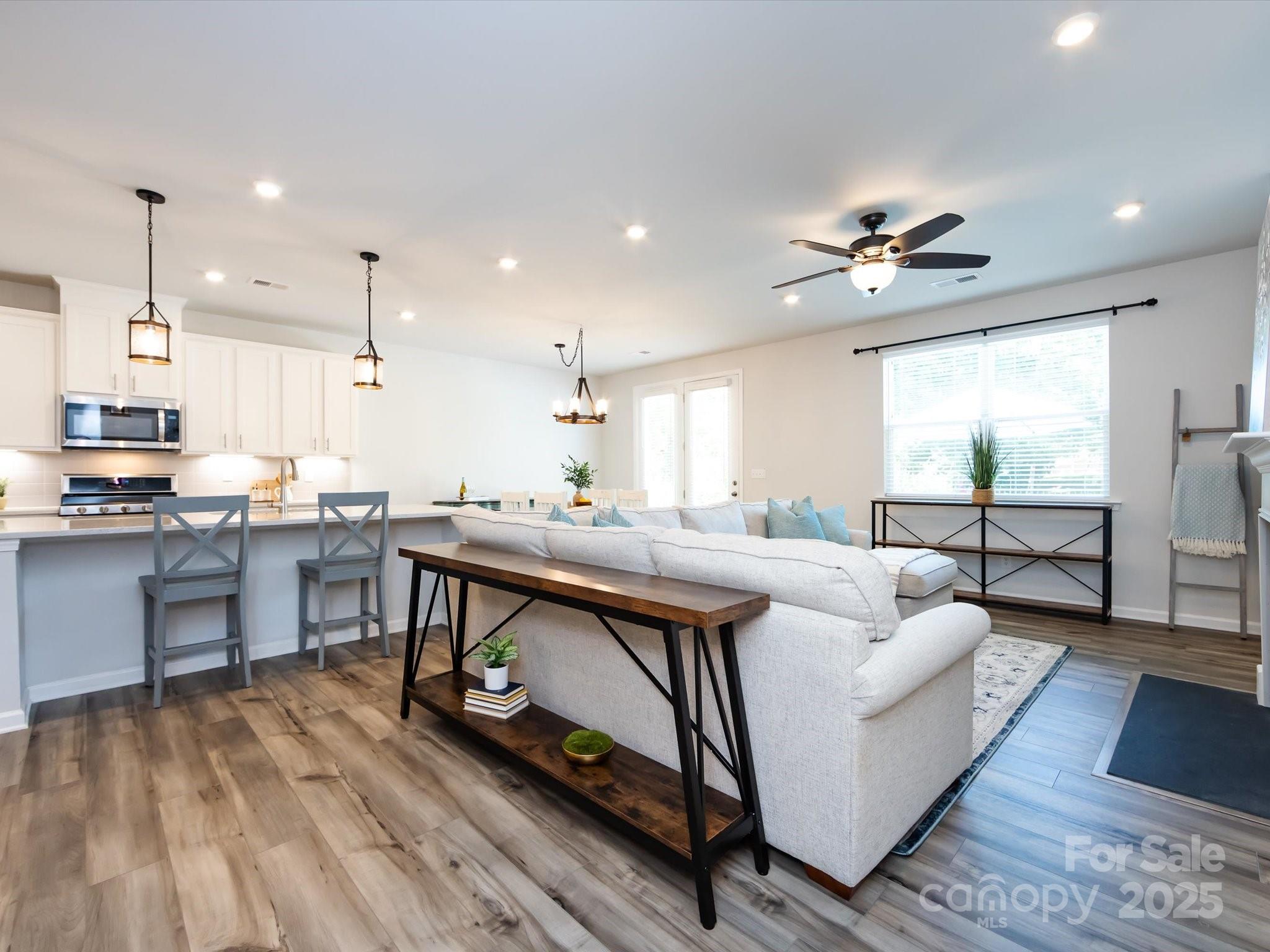 5010 Kinsbridge Drive Property Photo 18