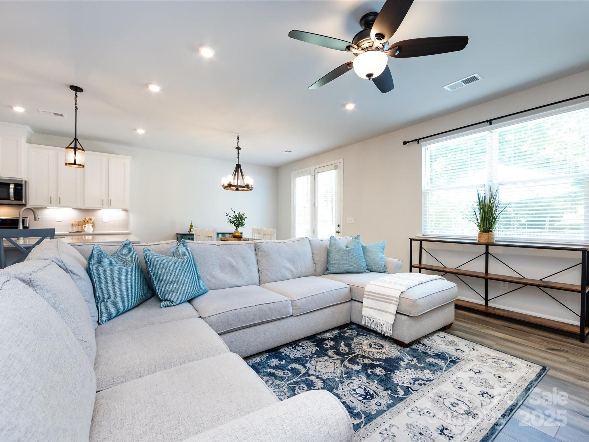 5010 Kinsbridge Drive Property Photo 19