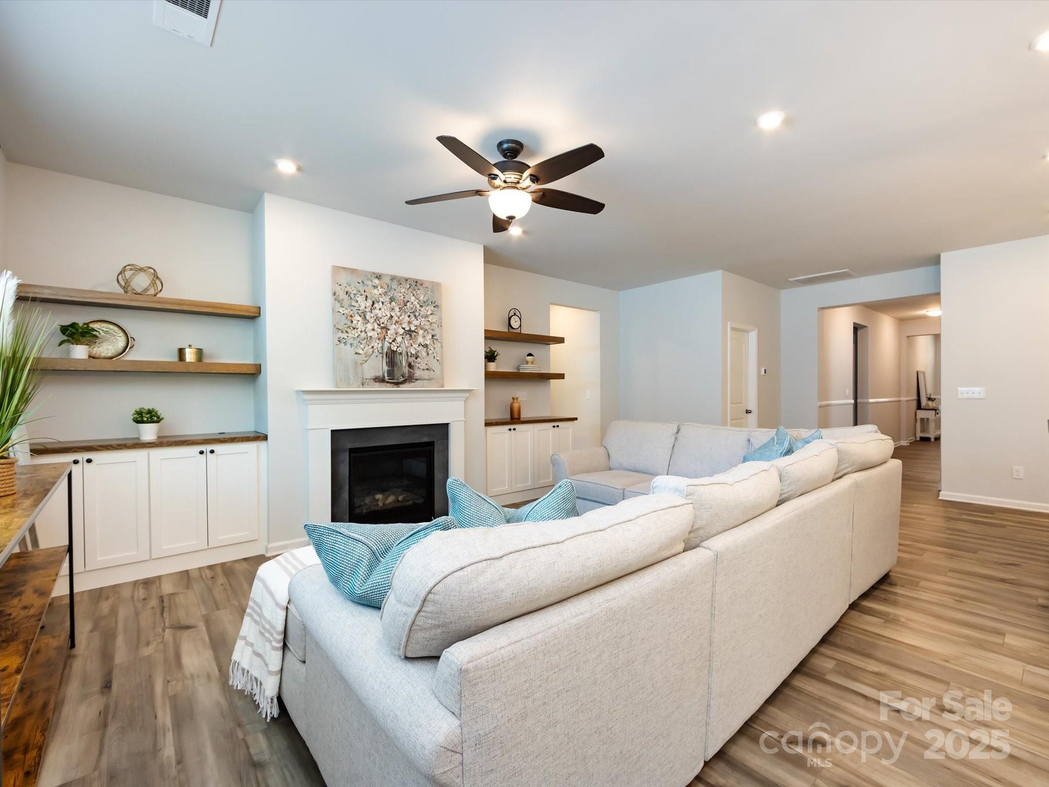 5010 Kinsbridge Drive Property Photo 21