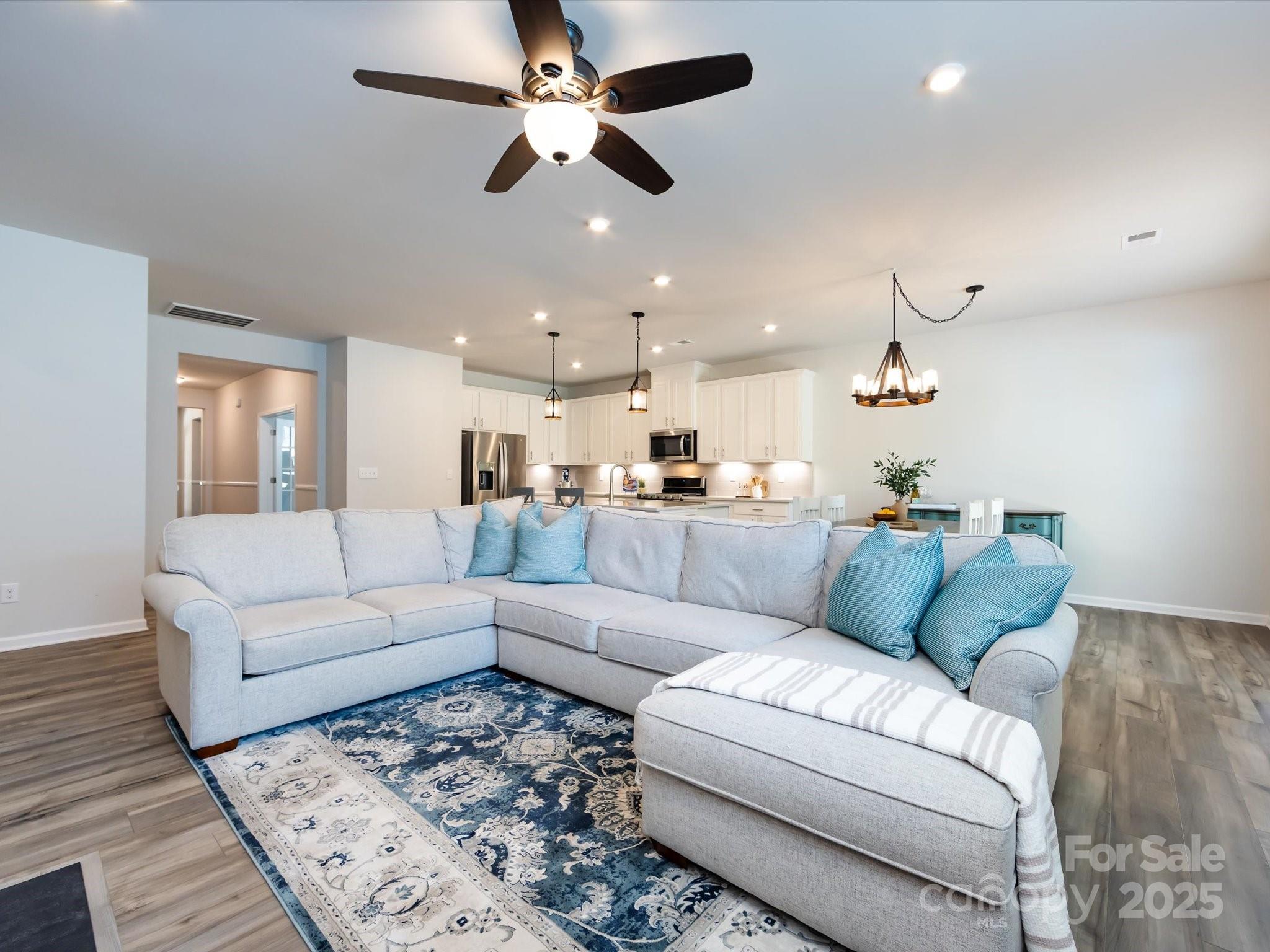 5010 Kinsbridge Drive Property Photo 23