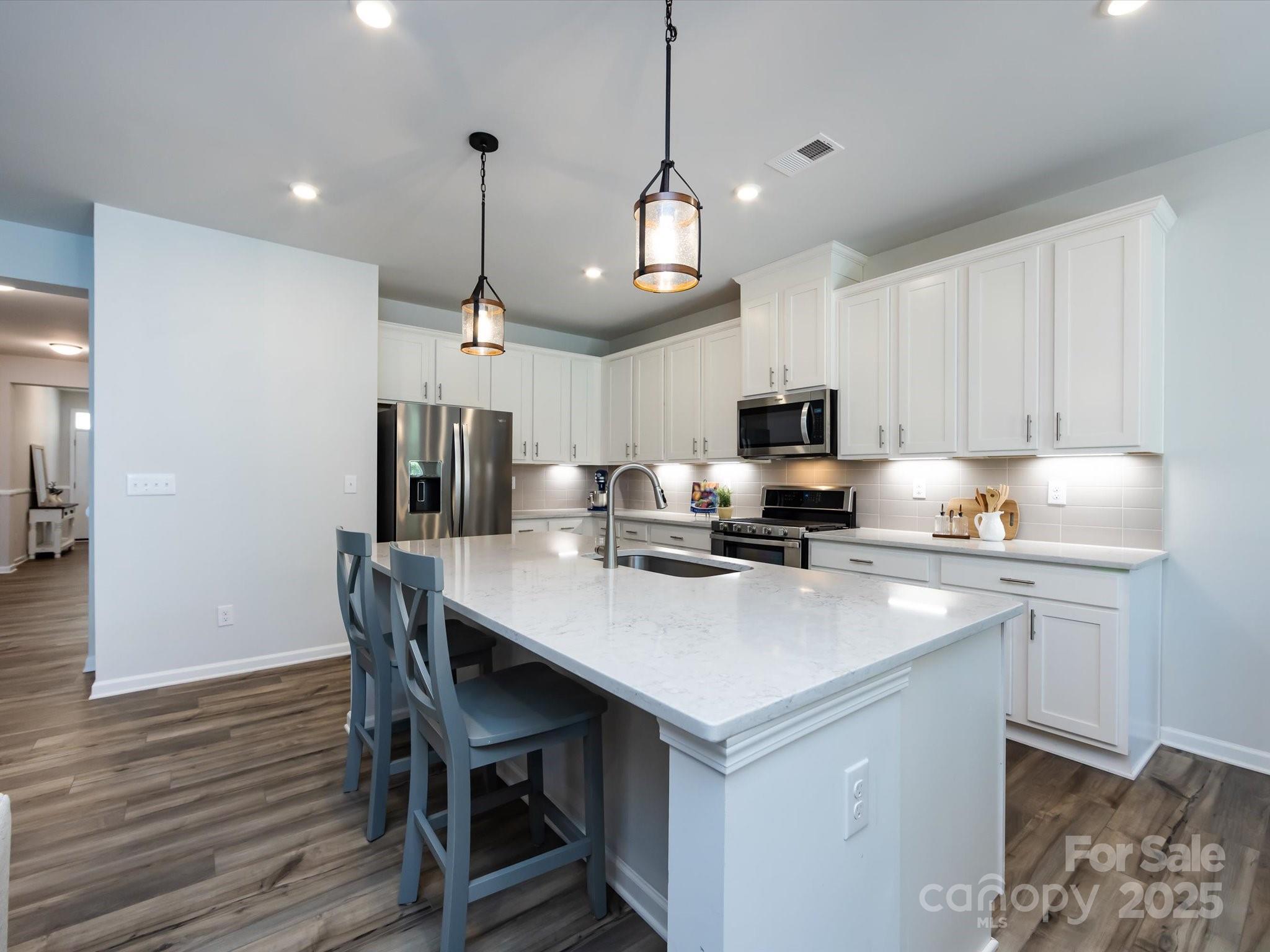 5010 Kinsbridge Drive Property Photo 24