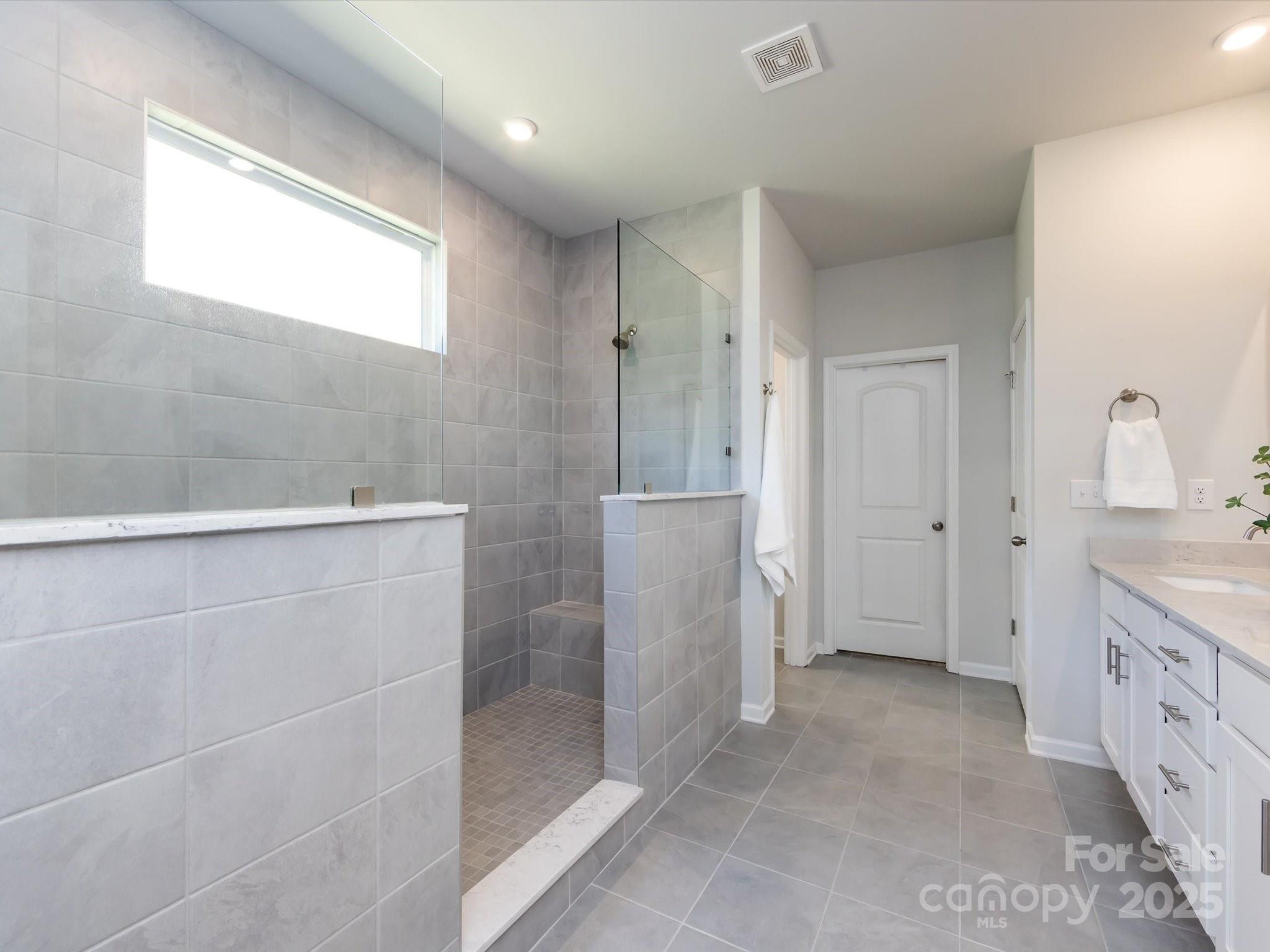 5010 Kinsbridge Drive Property Photo 38