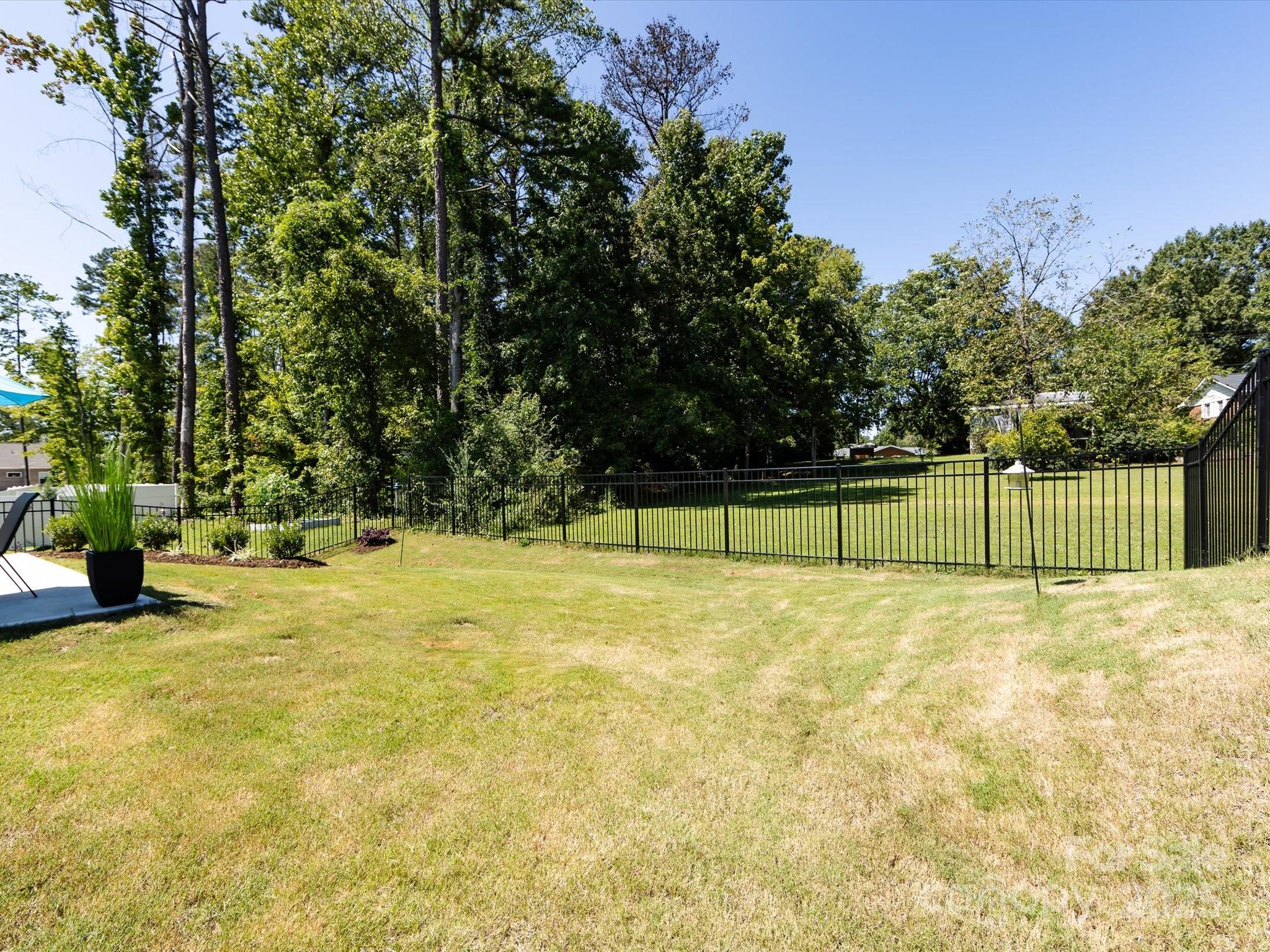 5010 Kinsbridge Drive Property Photo 40