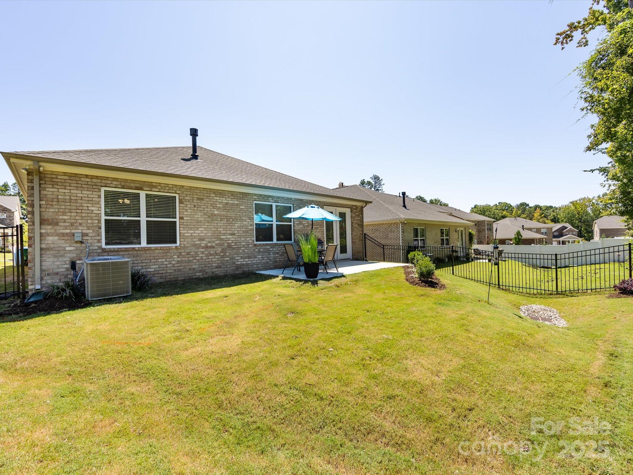 5010 Kinsbridge Drive Property Photo 41