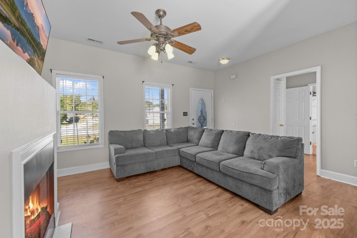 418 Summer Ridge Road Property Photo 2