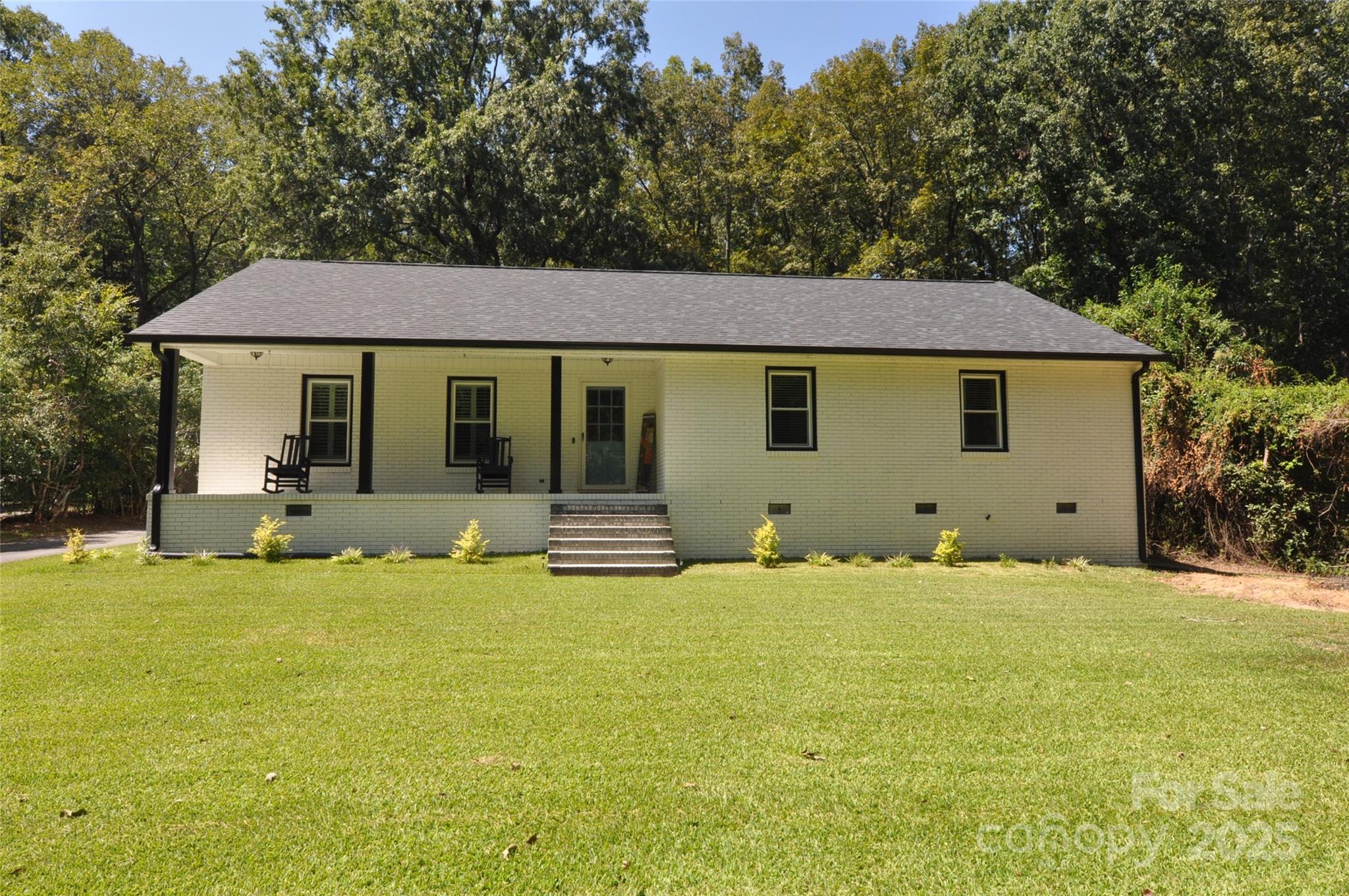 125 Sunset Drive Property Photo 1