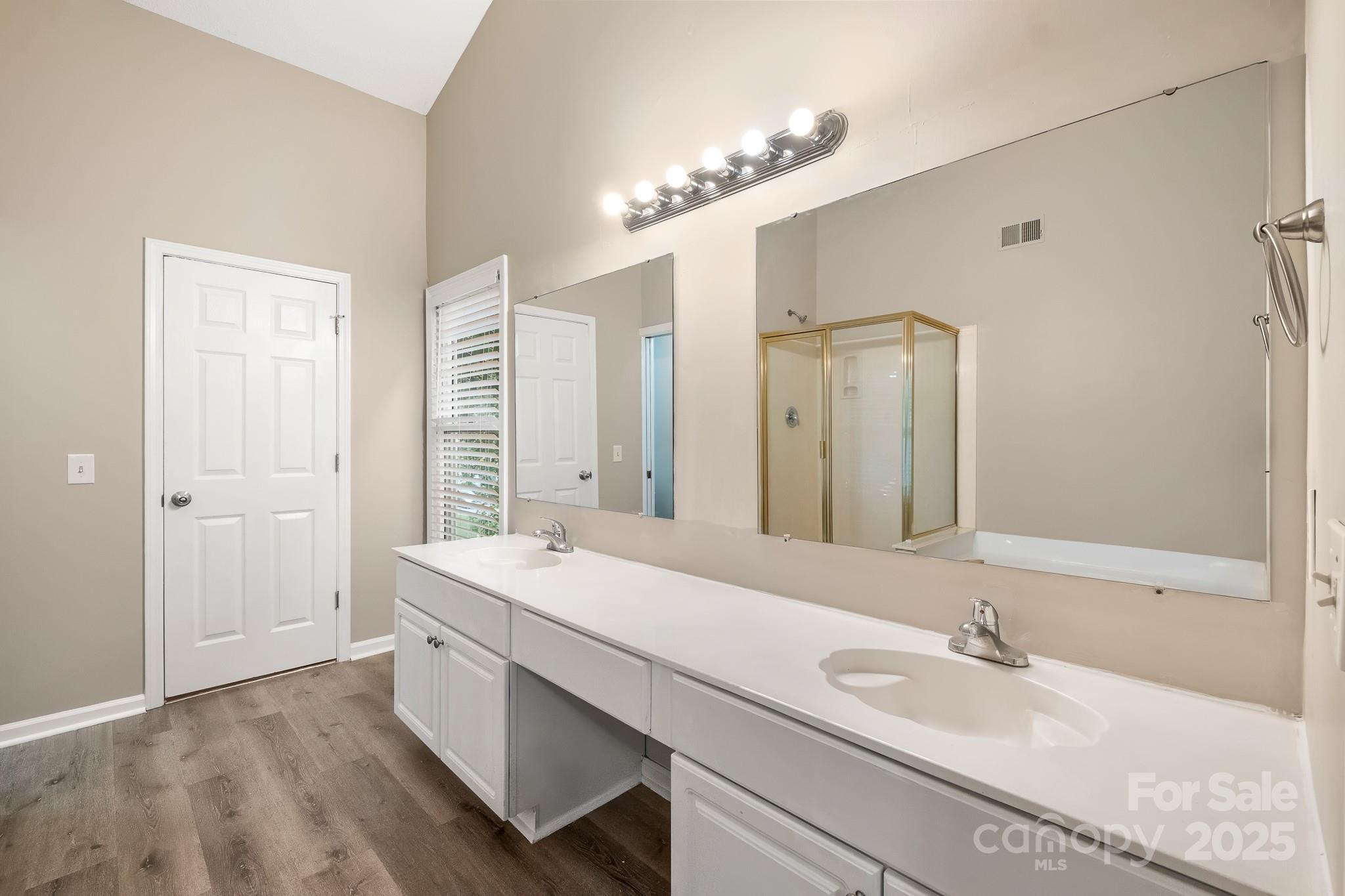 4908 Benthaven Lane Property Photo 14