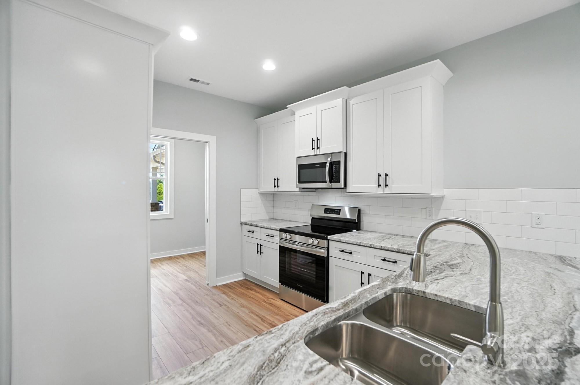 1524 29th Street Property Photo 9