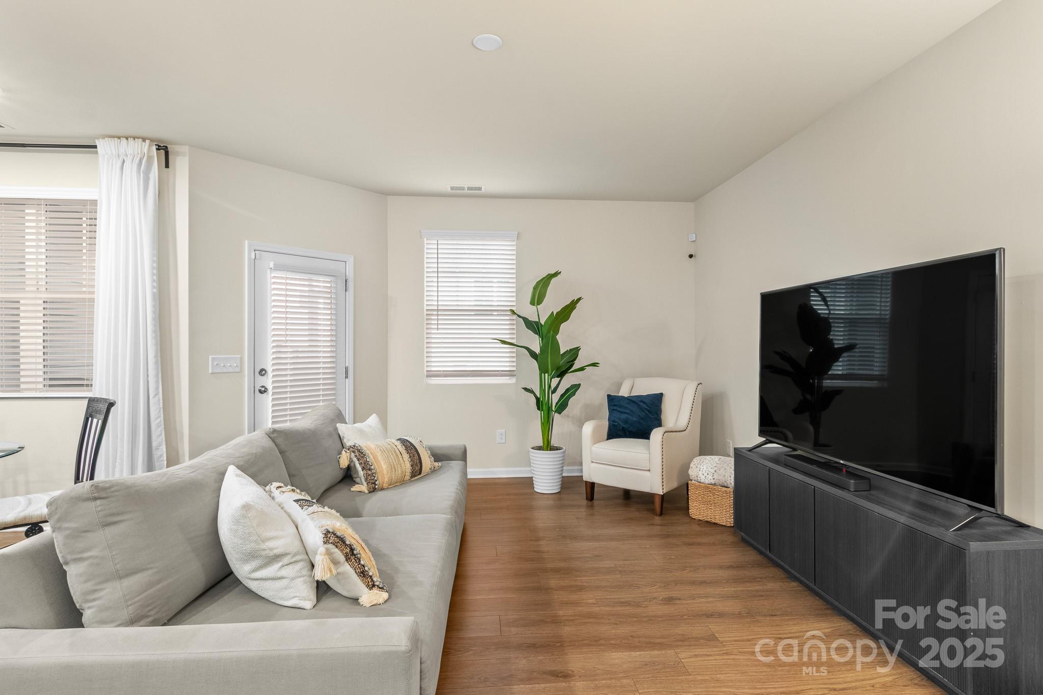 804 Gable Oak Lane Property Photo 12
