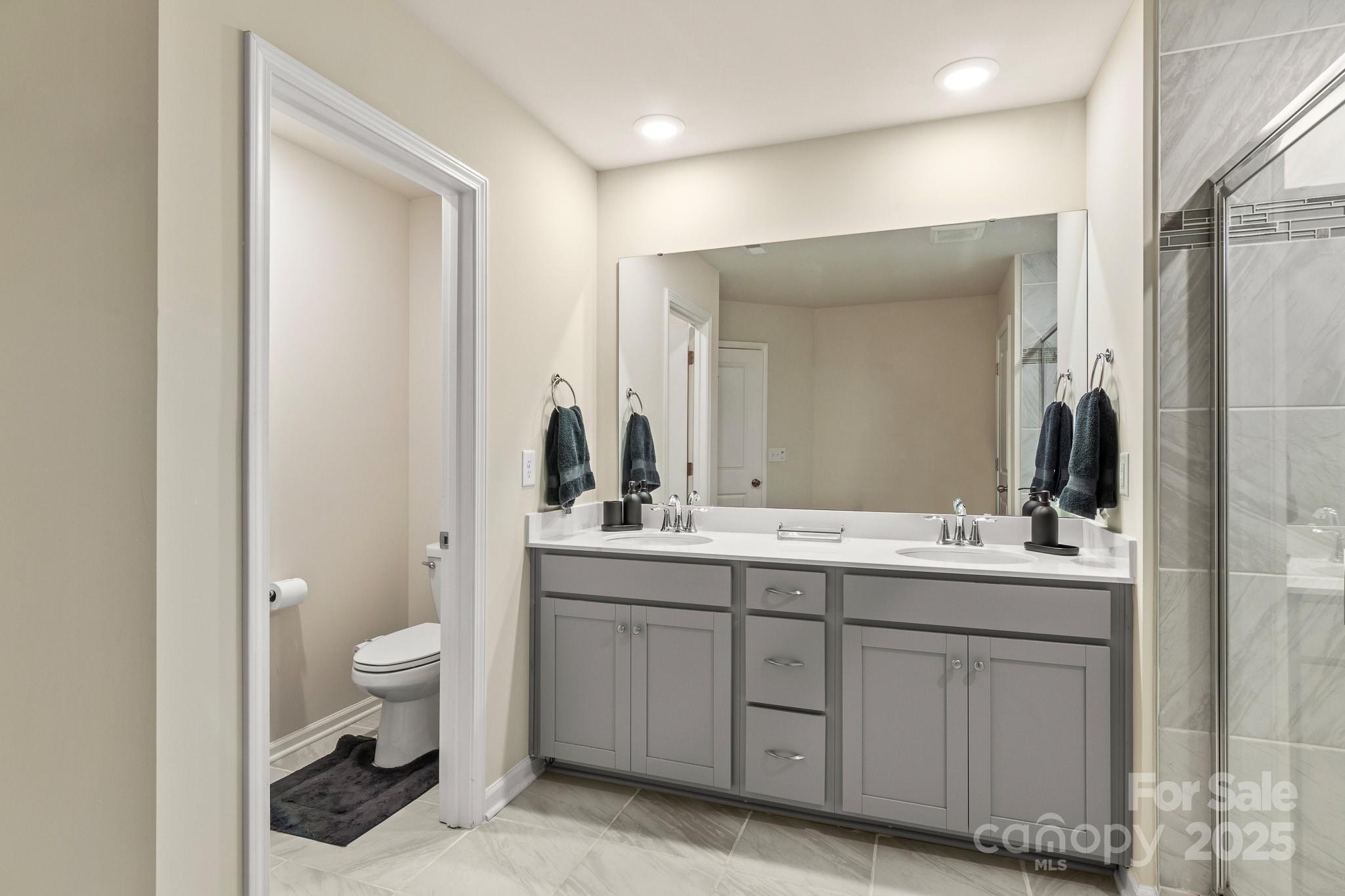 804 Gable Oak Lane Property Photo 18