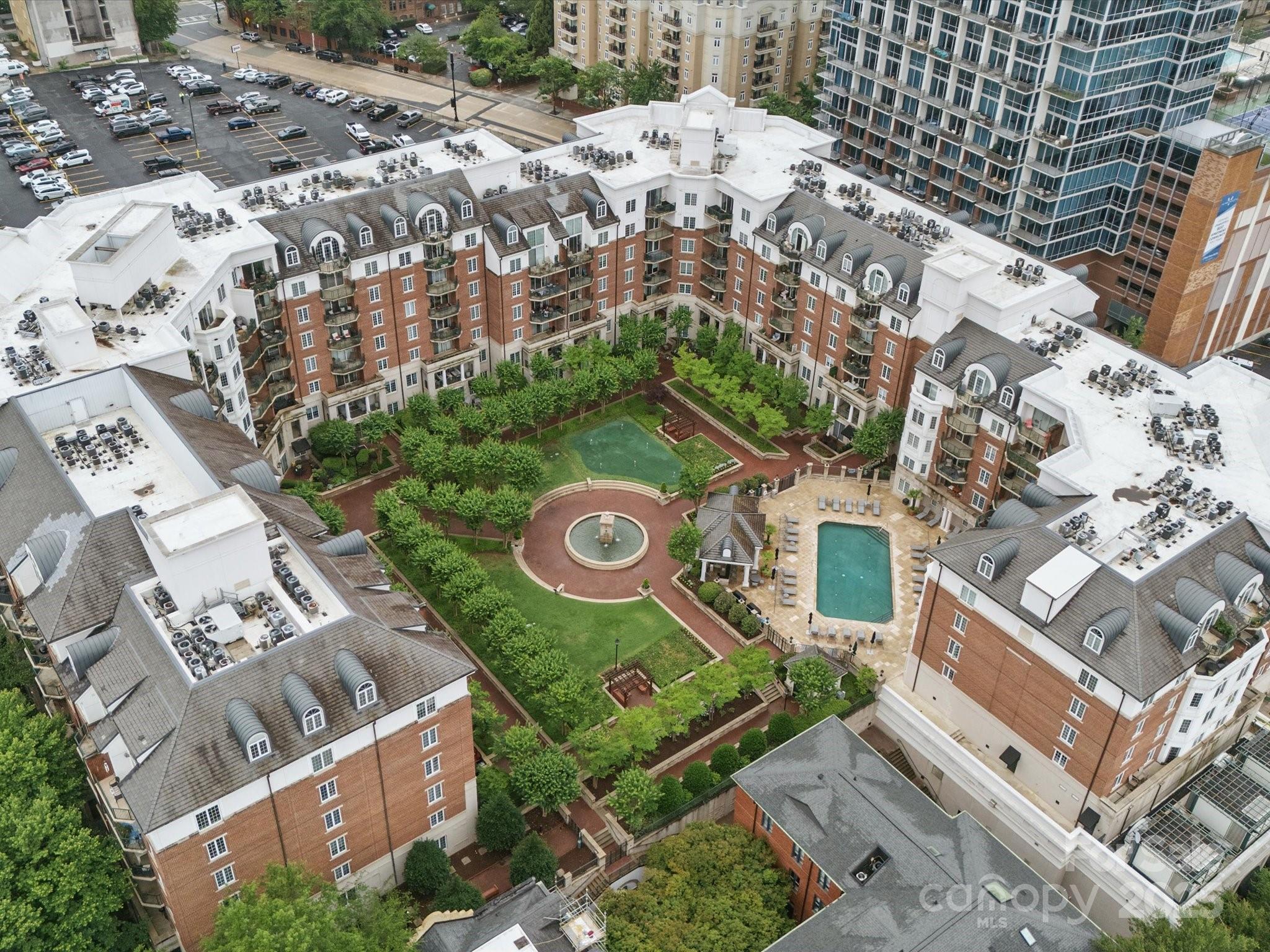 300 W 5th Street 339 Property Photo 3