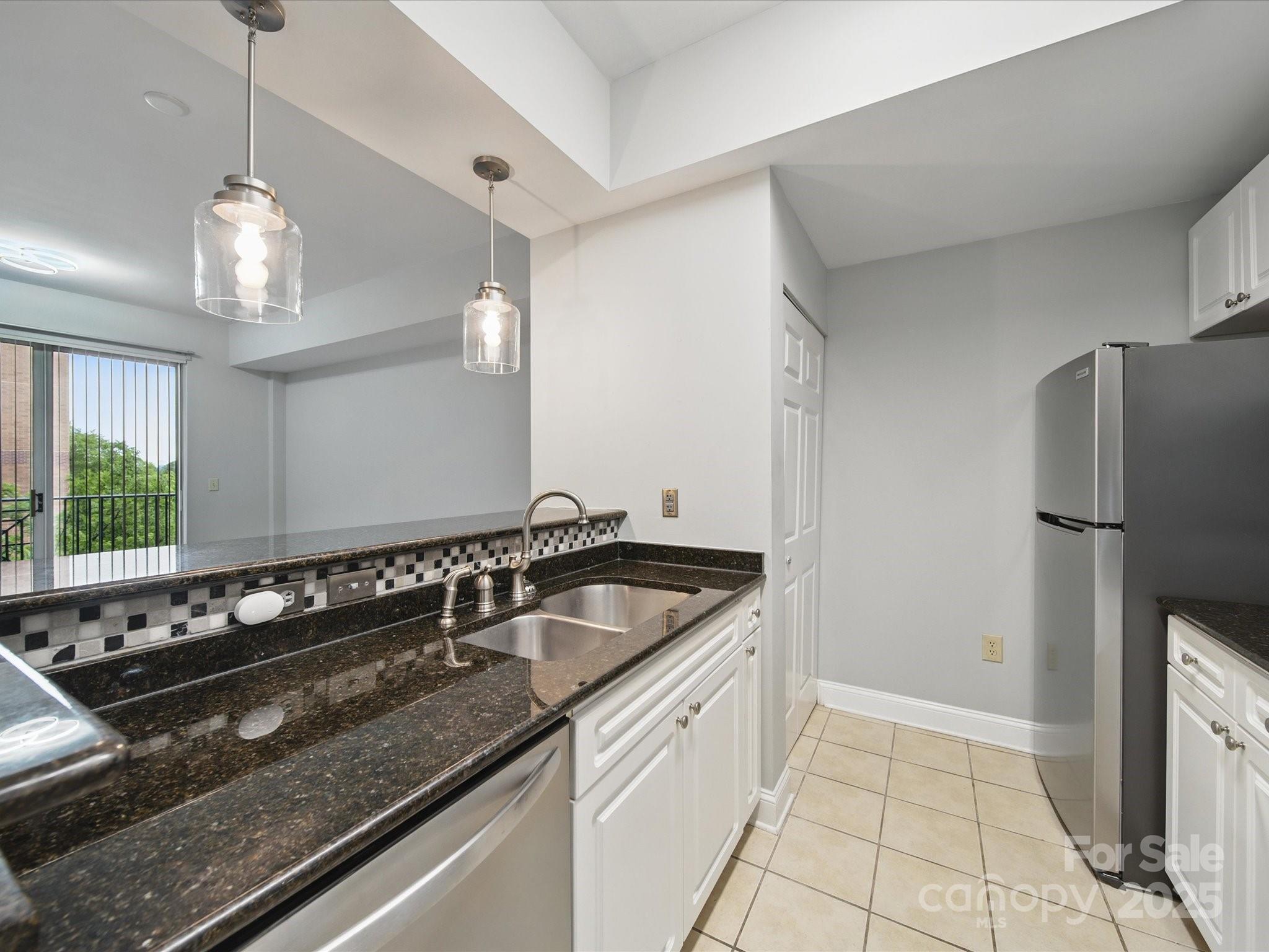 300 W 5th Street 339 Property Photo 6