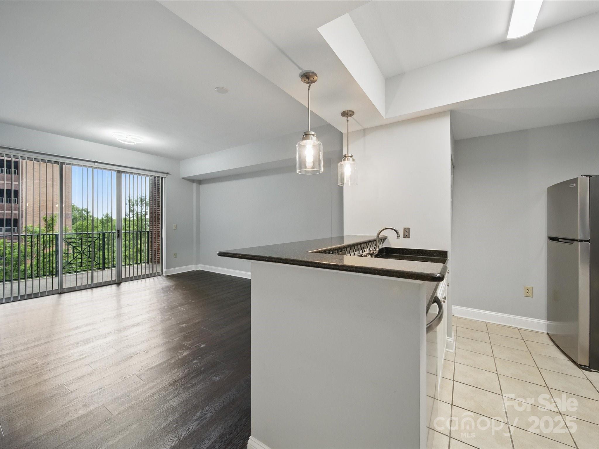 300 W 5th Street 339 Property Photo 10